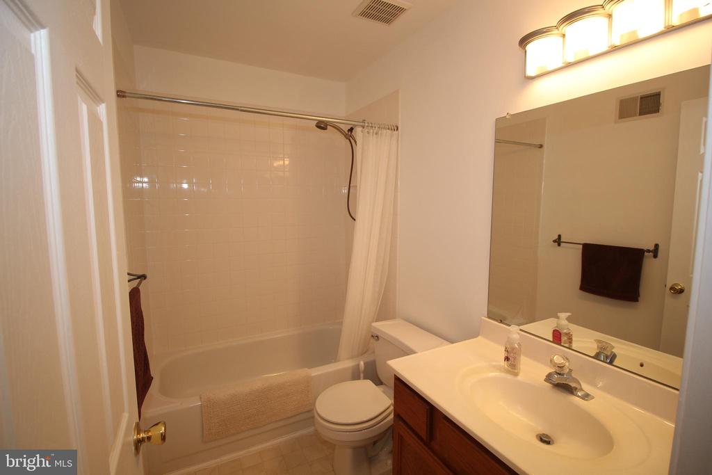 319 Fieldstone Dr