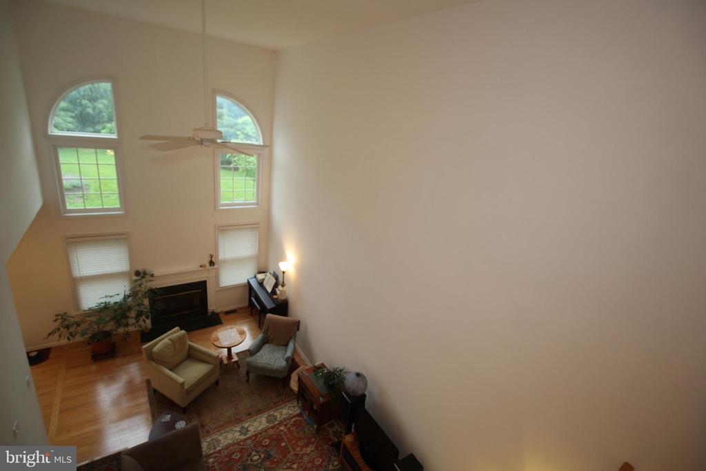 319 Fieldstone Dr