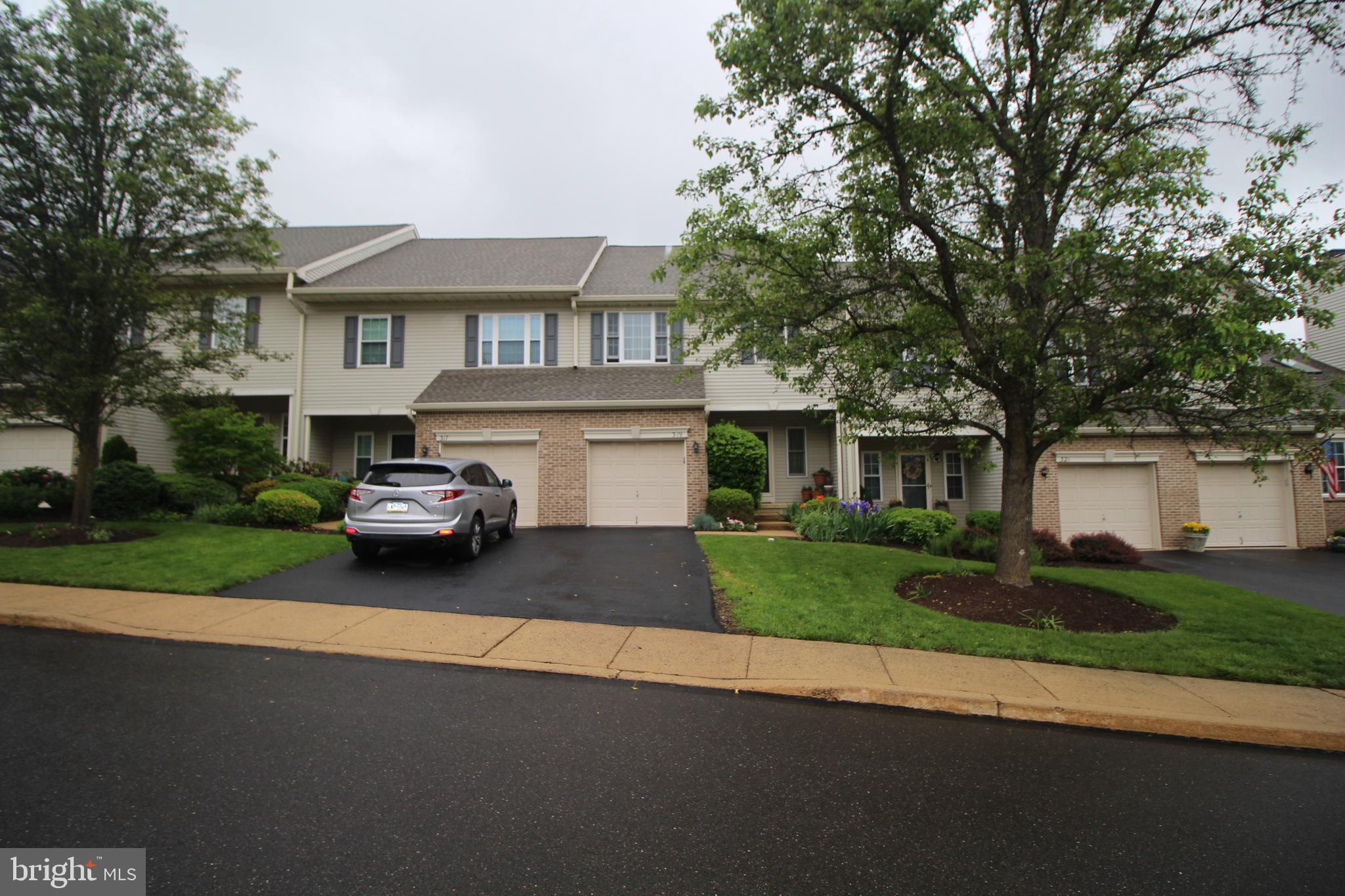 319 Fieldstone Dr