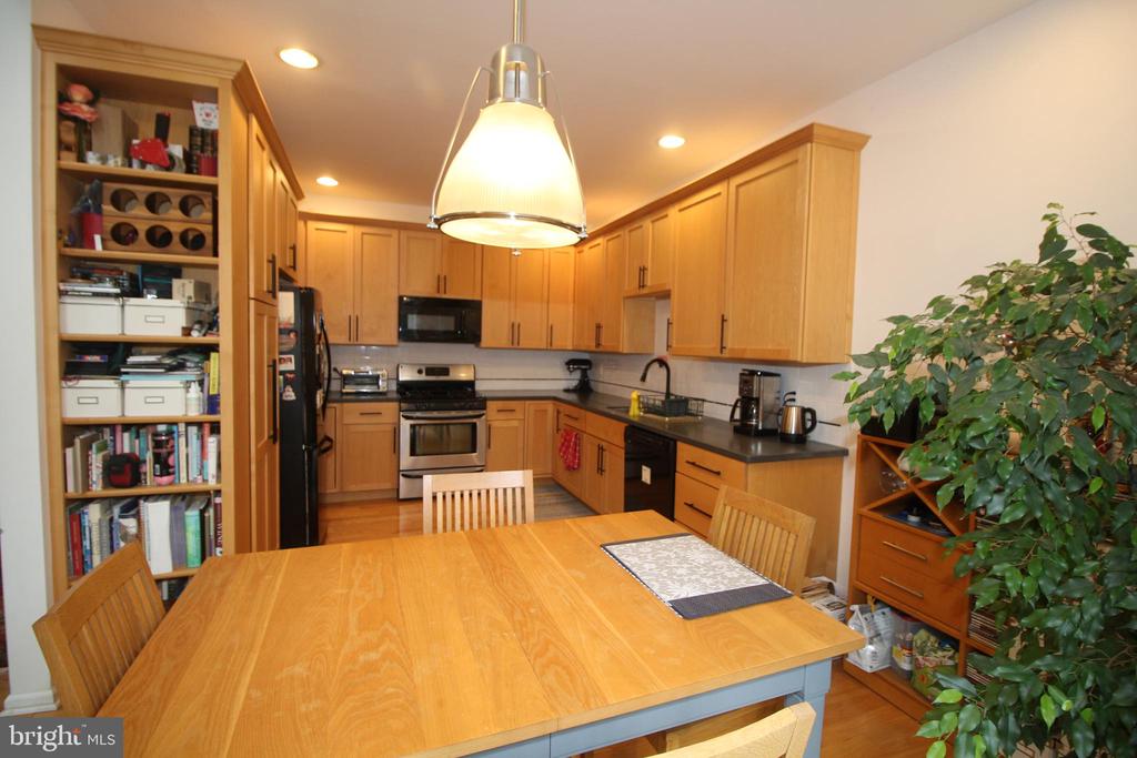 319 Fieldstone Dr