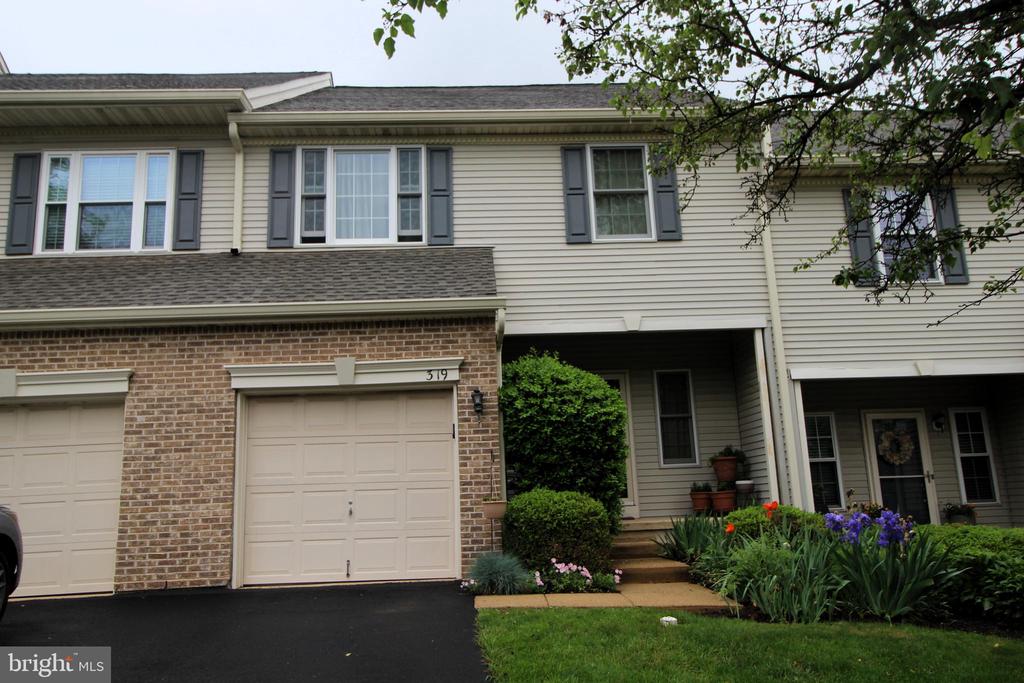 319 Fieldstone Dr