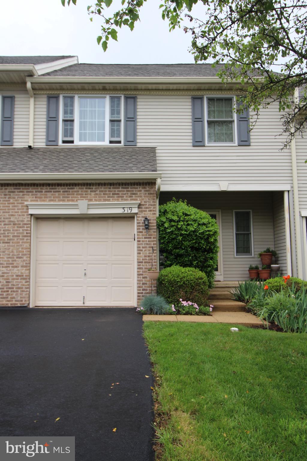 319 Fieldstone Dr