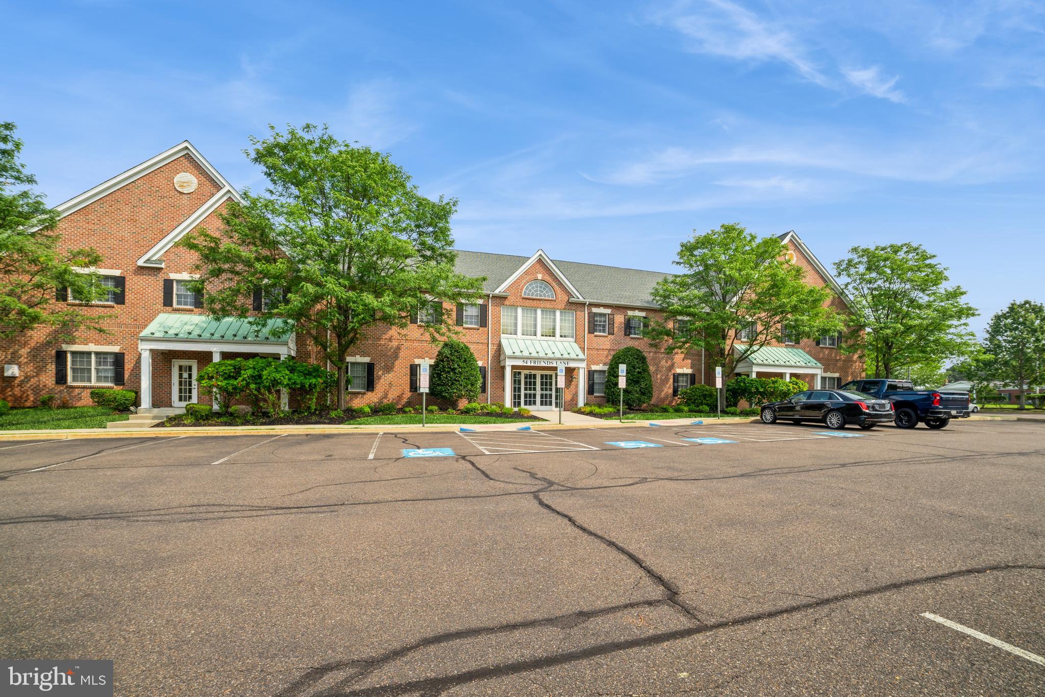 54 Friends Ln