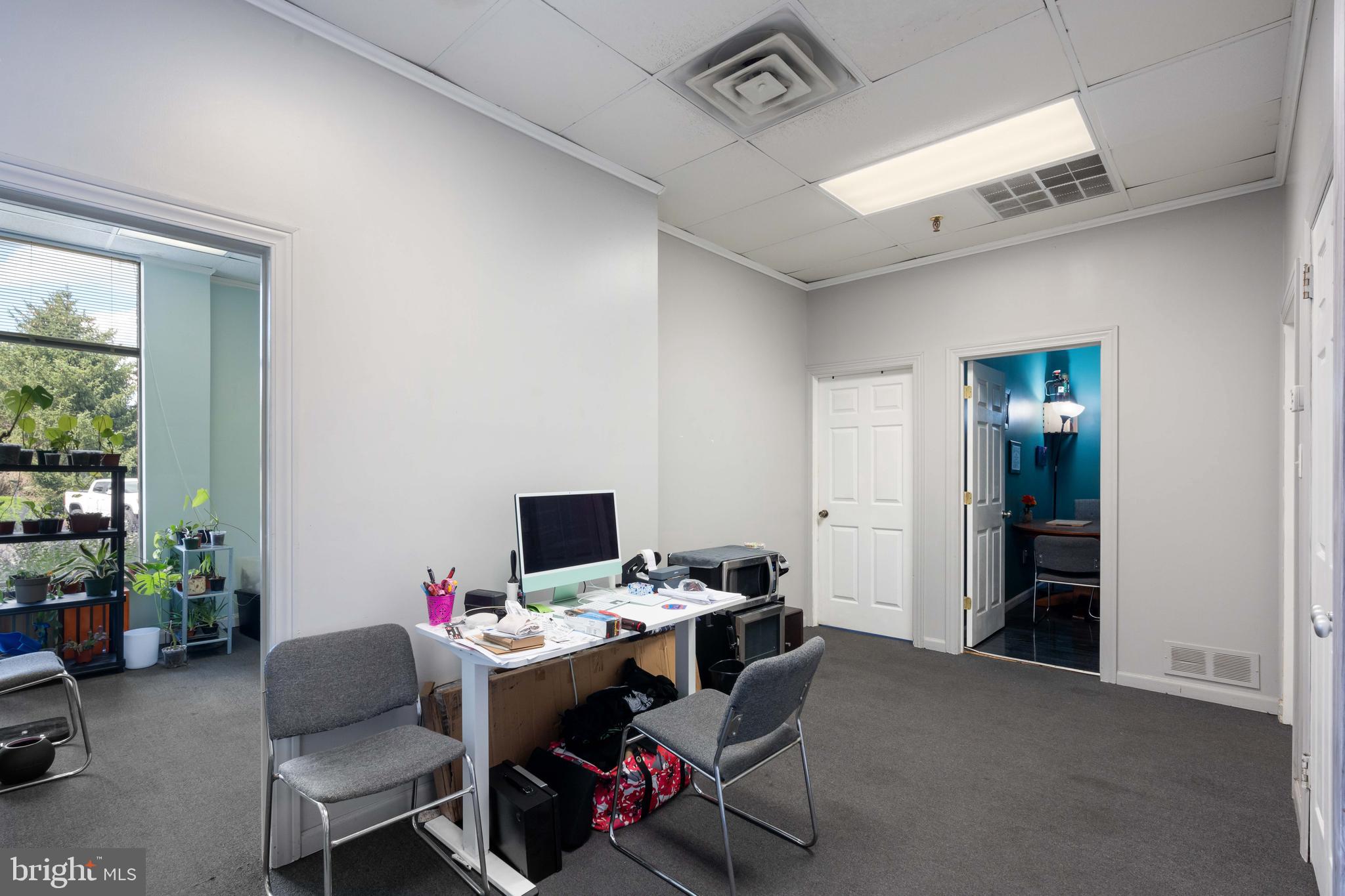 121 FRIENDS LANE 600