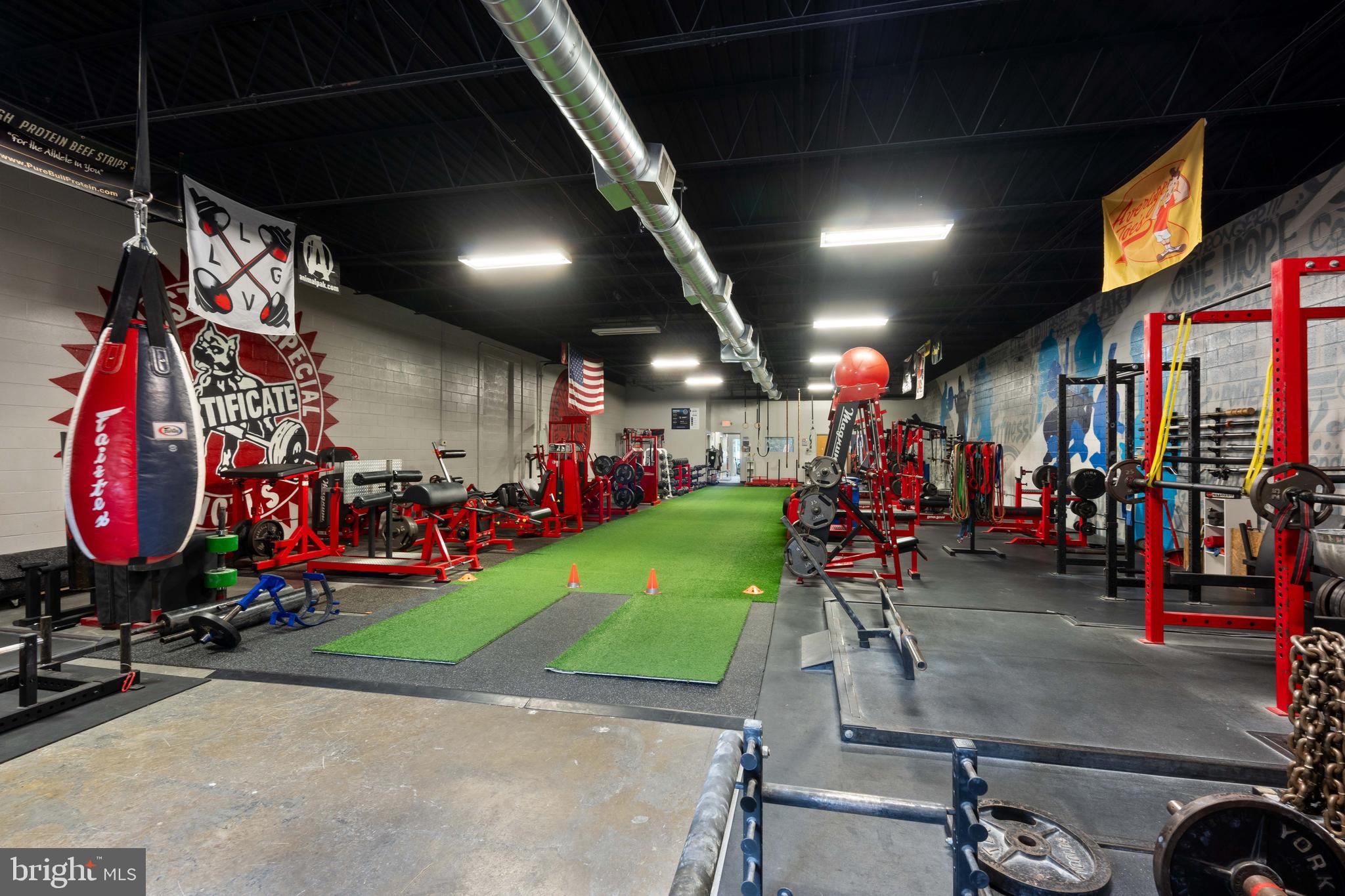 121 FRIENDS LANE 600