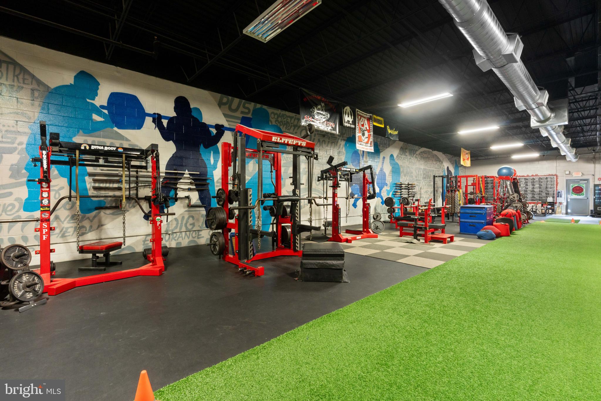 121 FRIENDS LANE 600