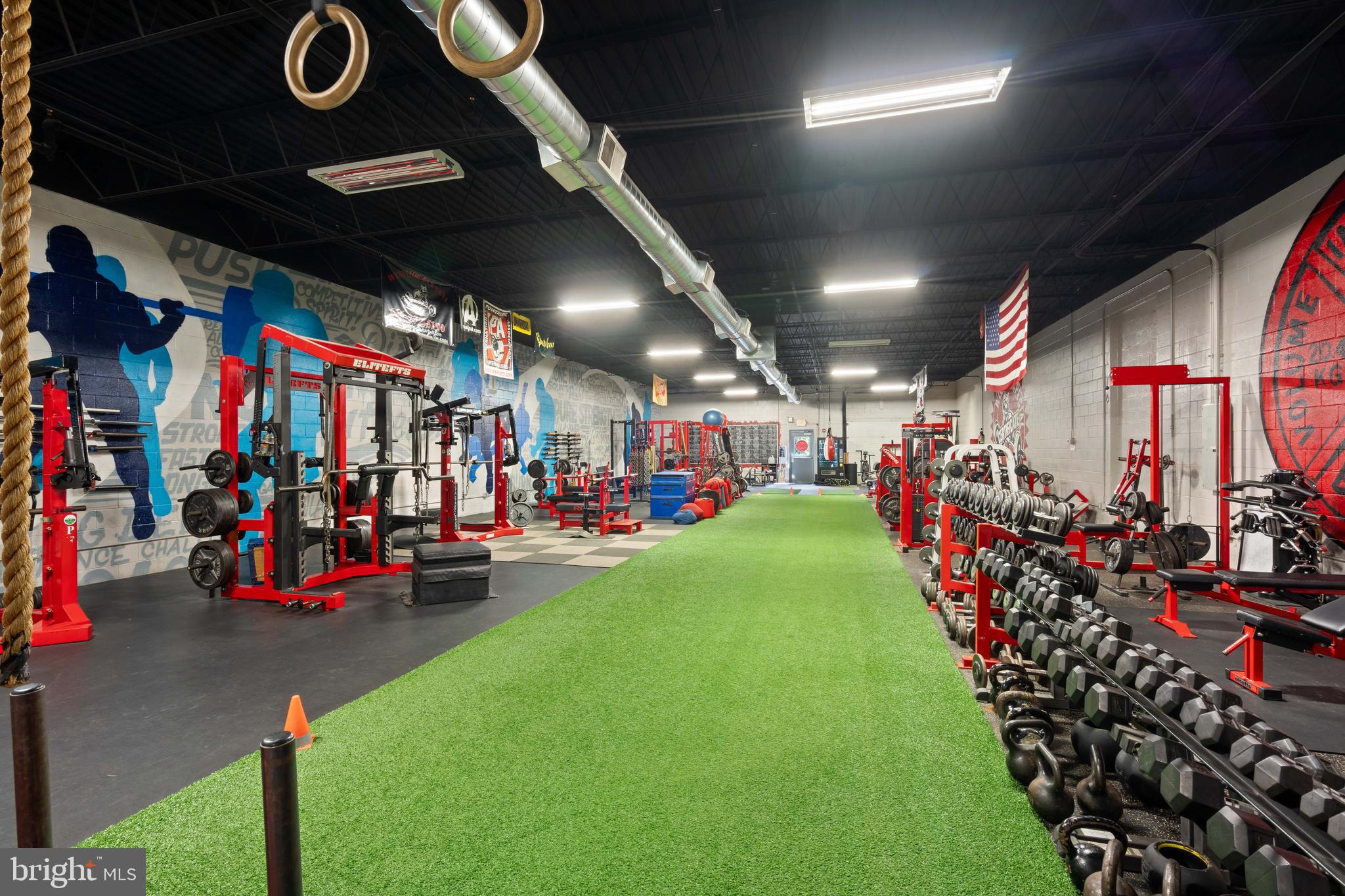 121 FRIENDS LANE 600