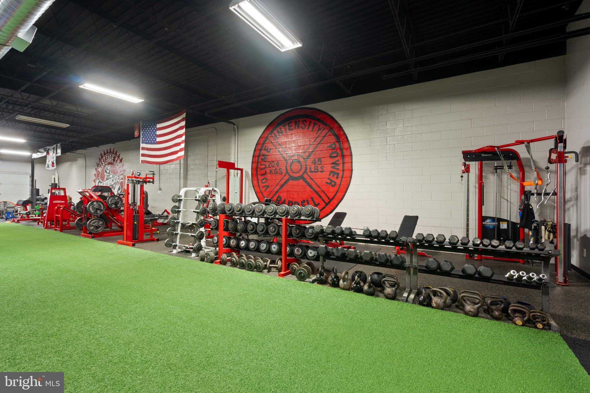 121 FRIENDS LANE 600