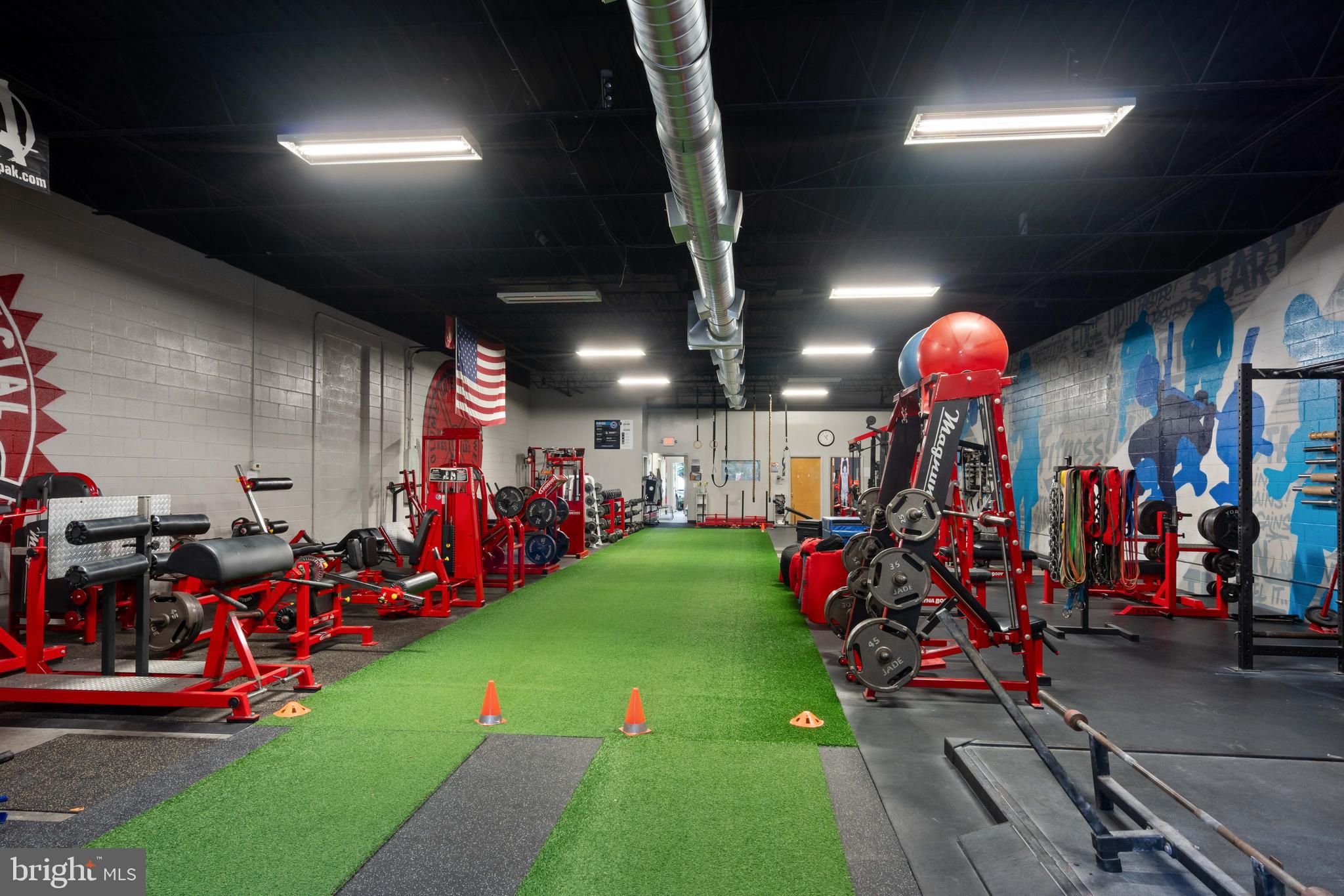 121 FRIENDS LANE 600