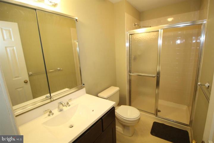 681A ROSE HOLLOW DRIVE