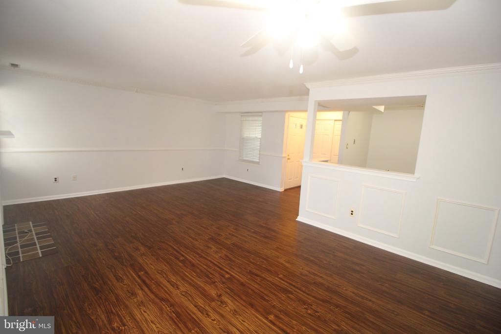 681A ROSE HOLLOW DRIVE
