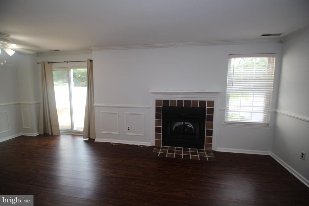 681A ROSE HOLLOW DRIVE
