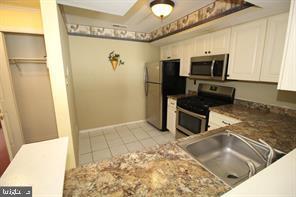 681A ROSE HOLLOW DRIVE