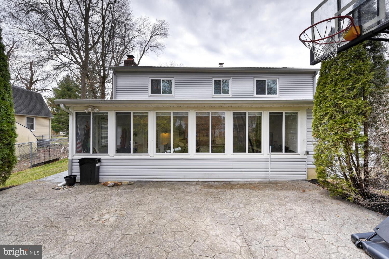 49 Revere Ave