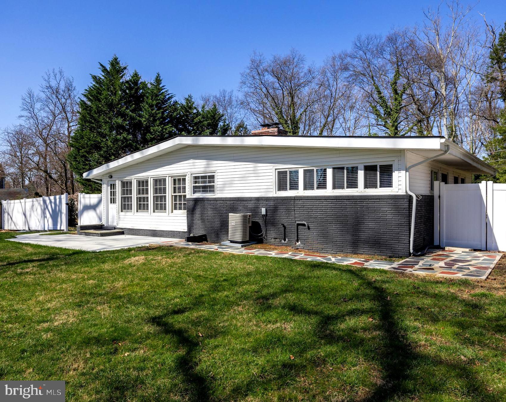 43 Curtis Ave