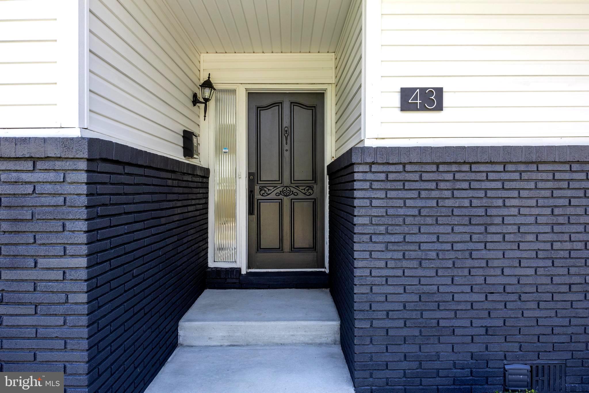 43 Curtis Ave