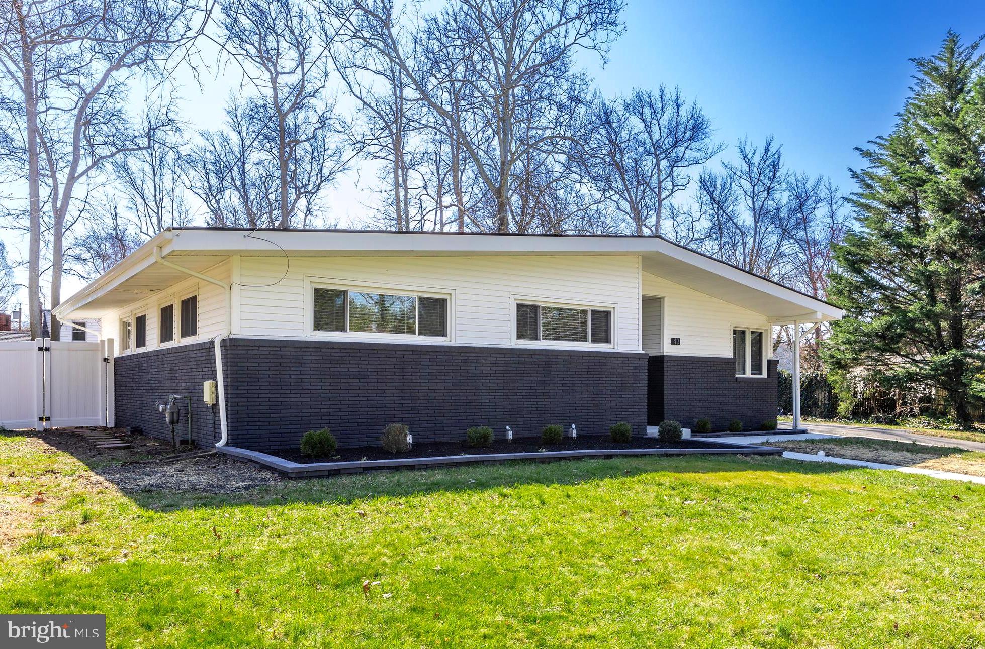43 Curtis Ave