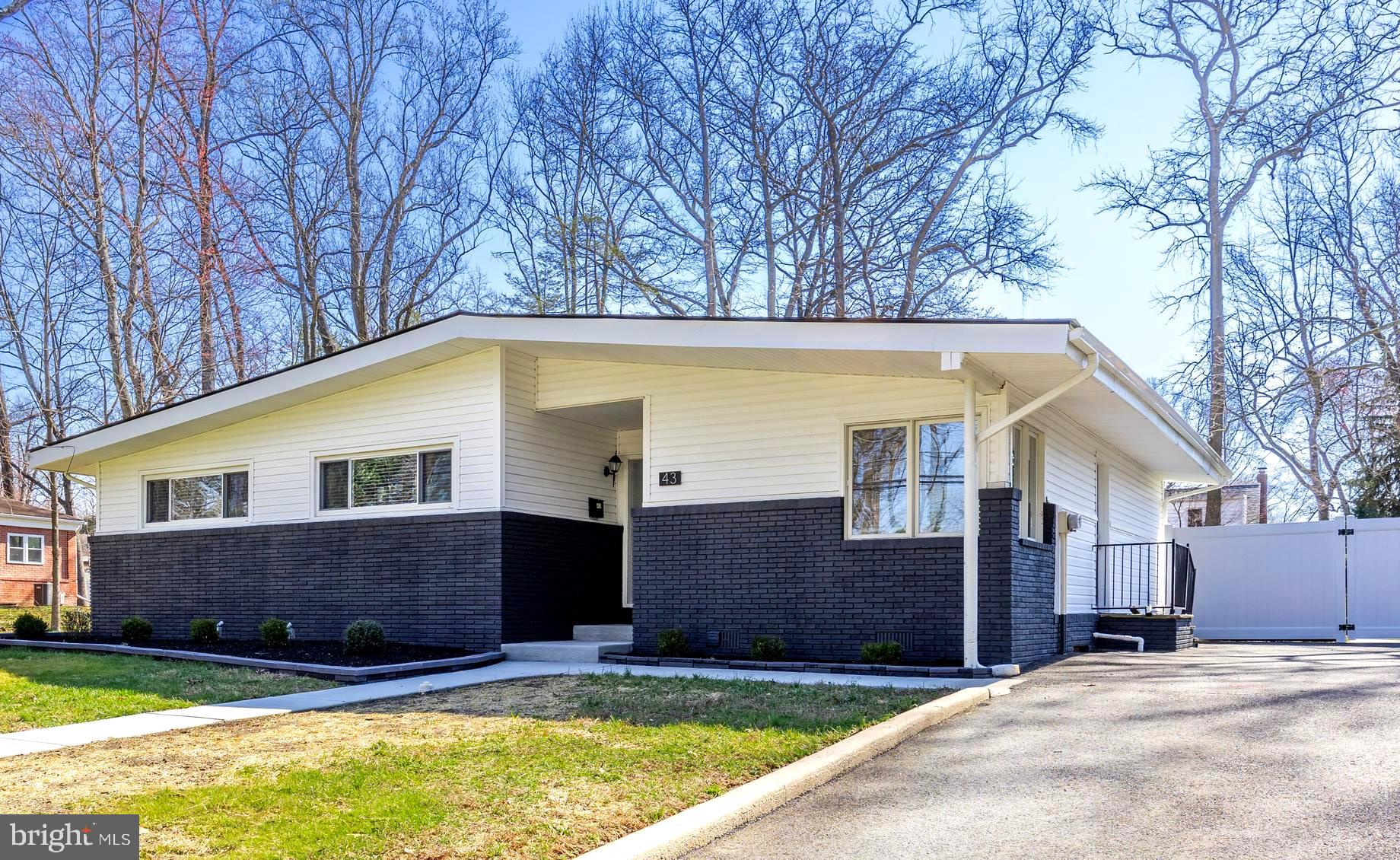 43 Curtis Ave