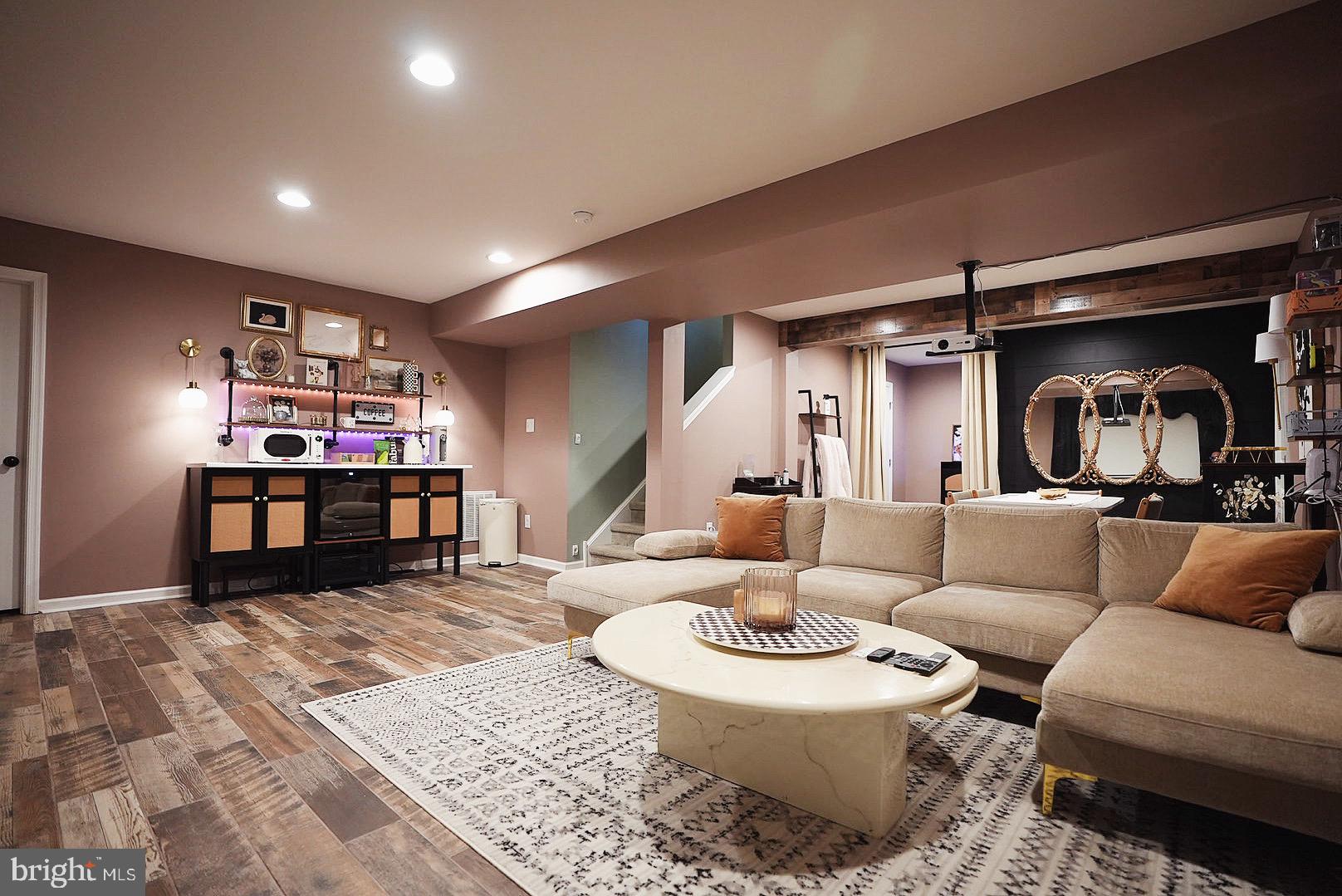 772 Kristin Ln