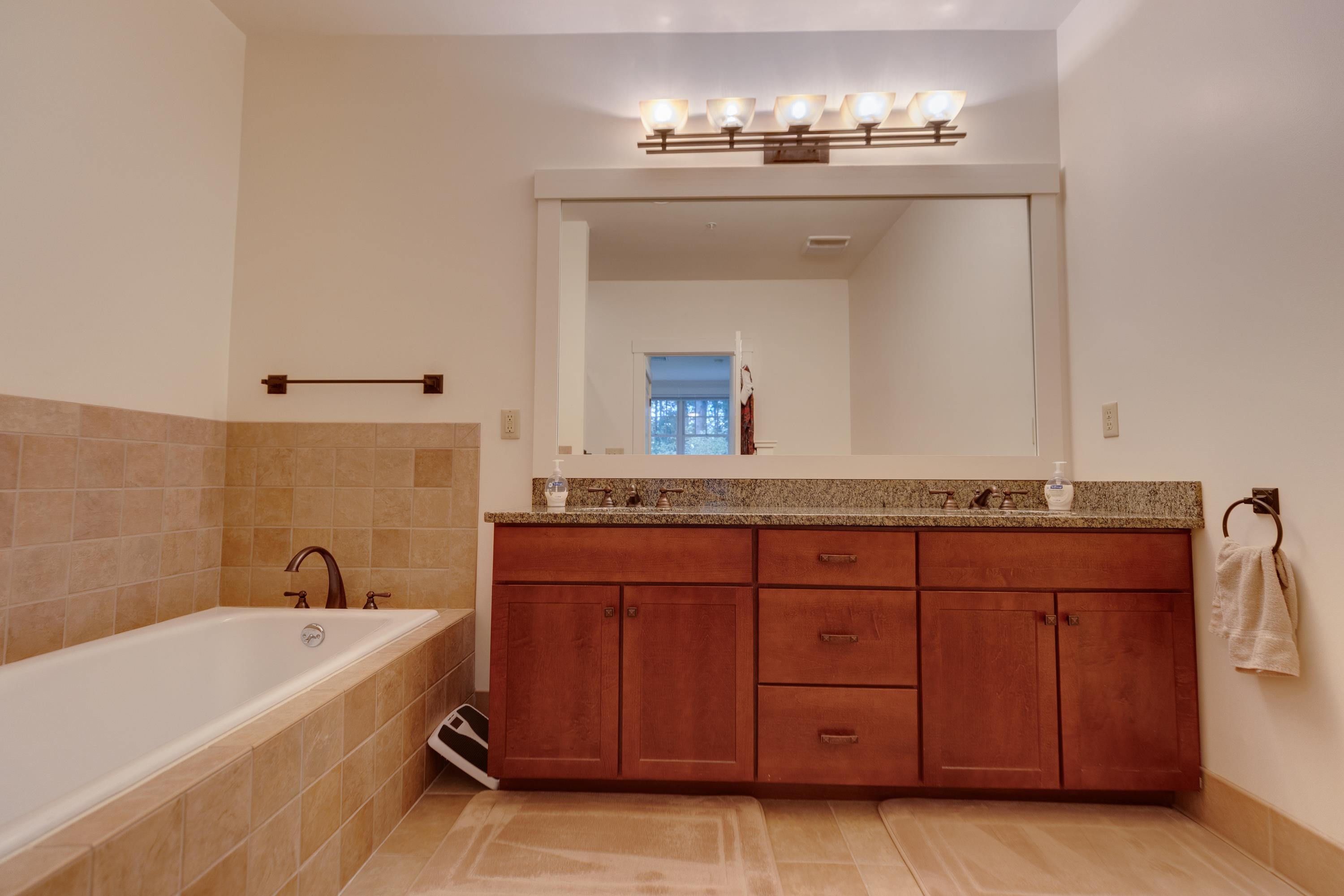 15 Riverside Terrace Unit: 3C