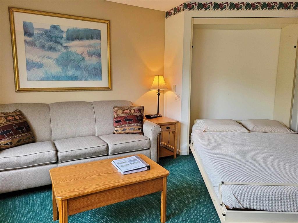 160 Deer Park Drive Unit: 147D