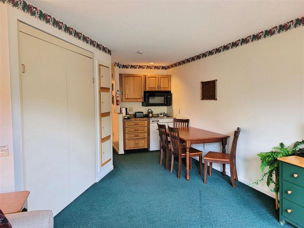 160 Deer Park Drive Unit: 147D