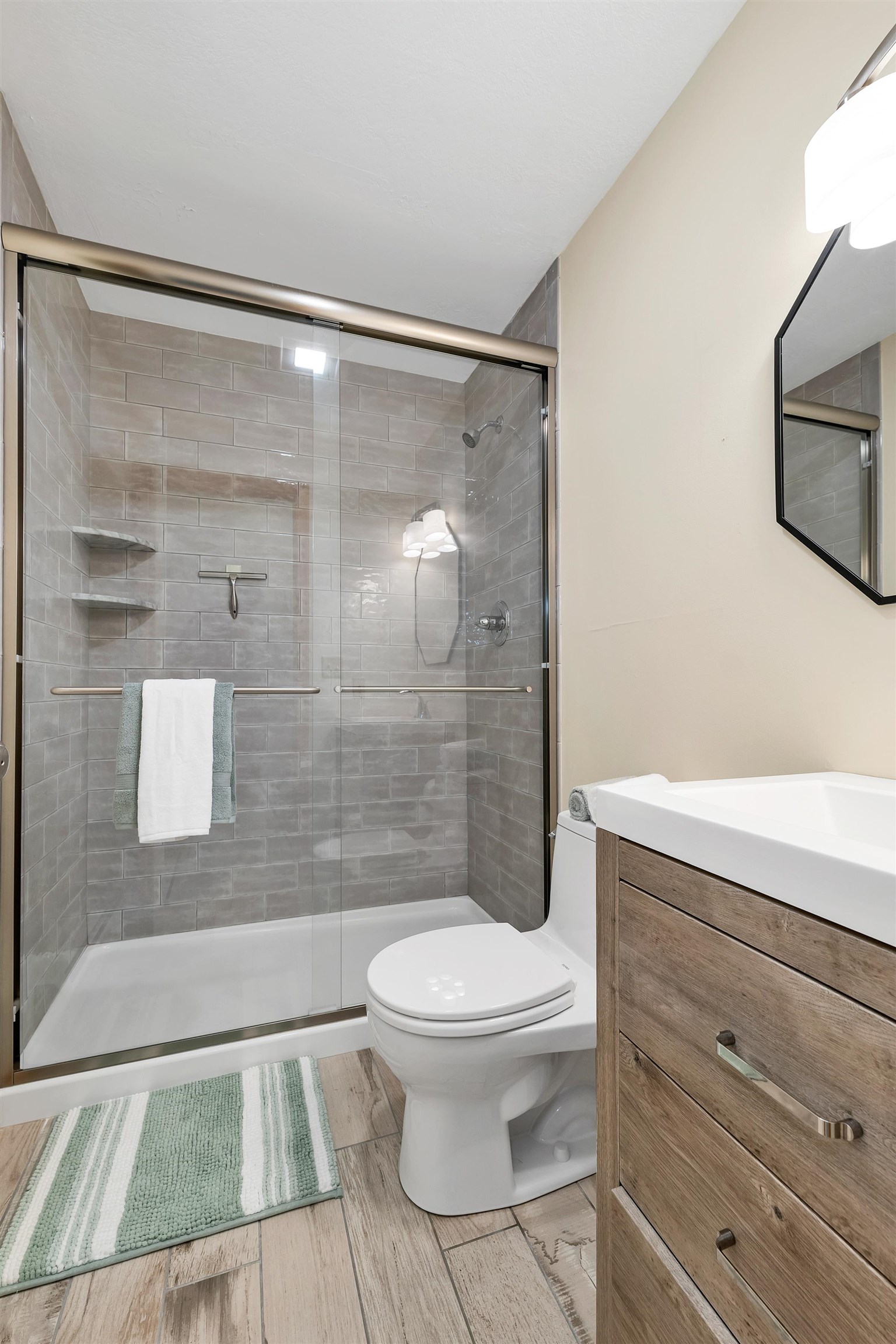 75 Riverfront Drive Unit: 206