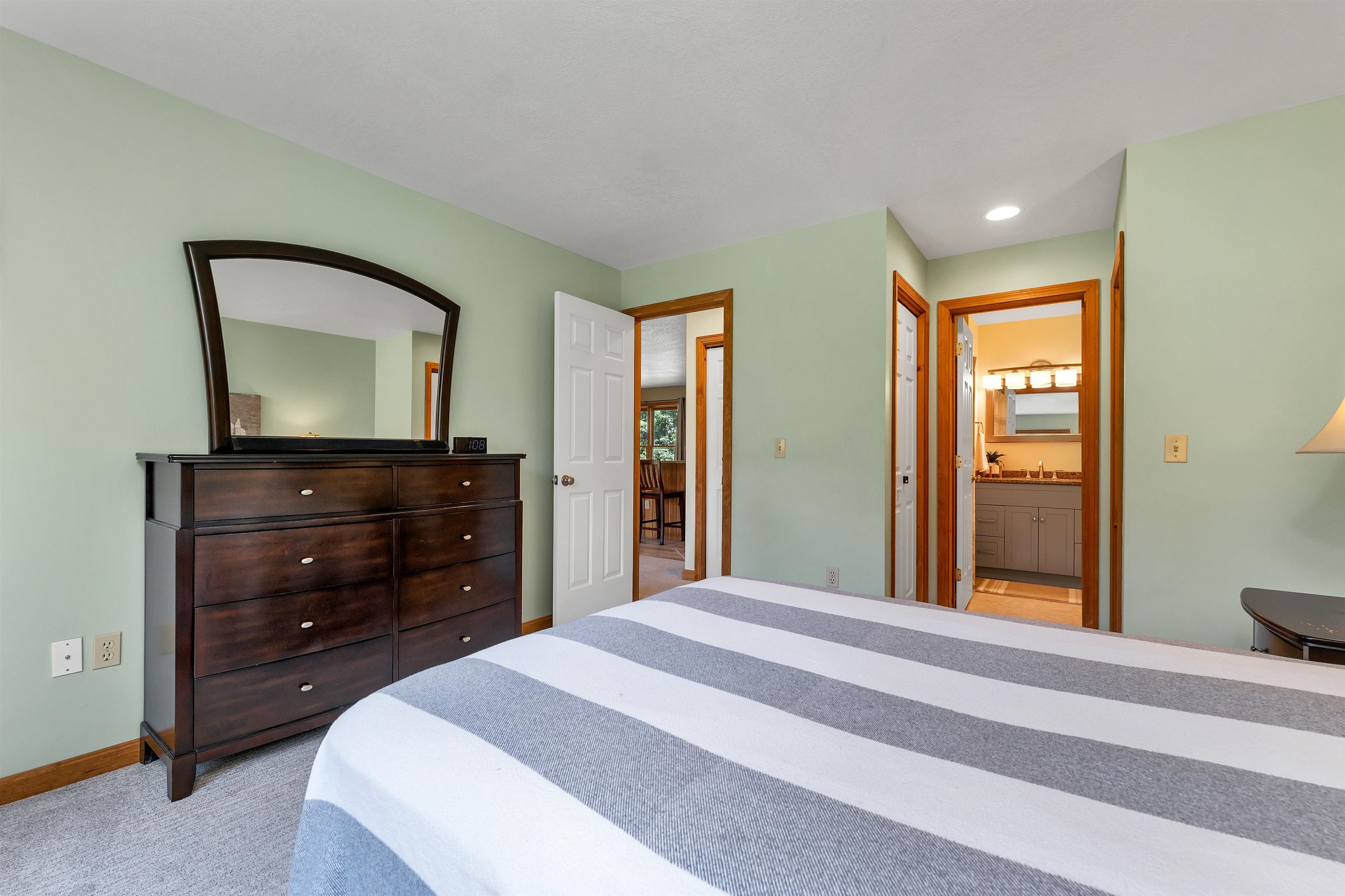 75 Riverfront Drive Unit: 206