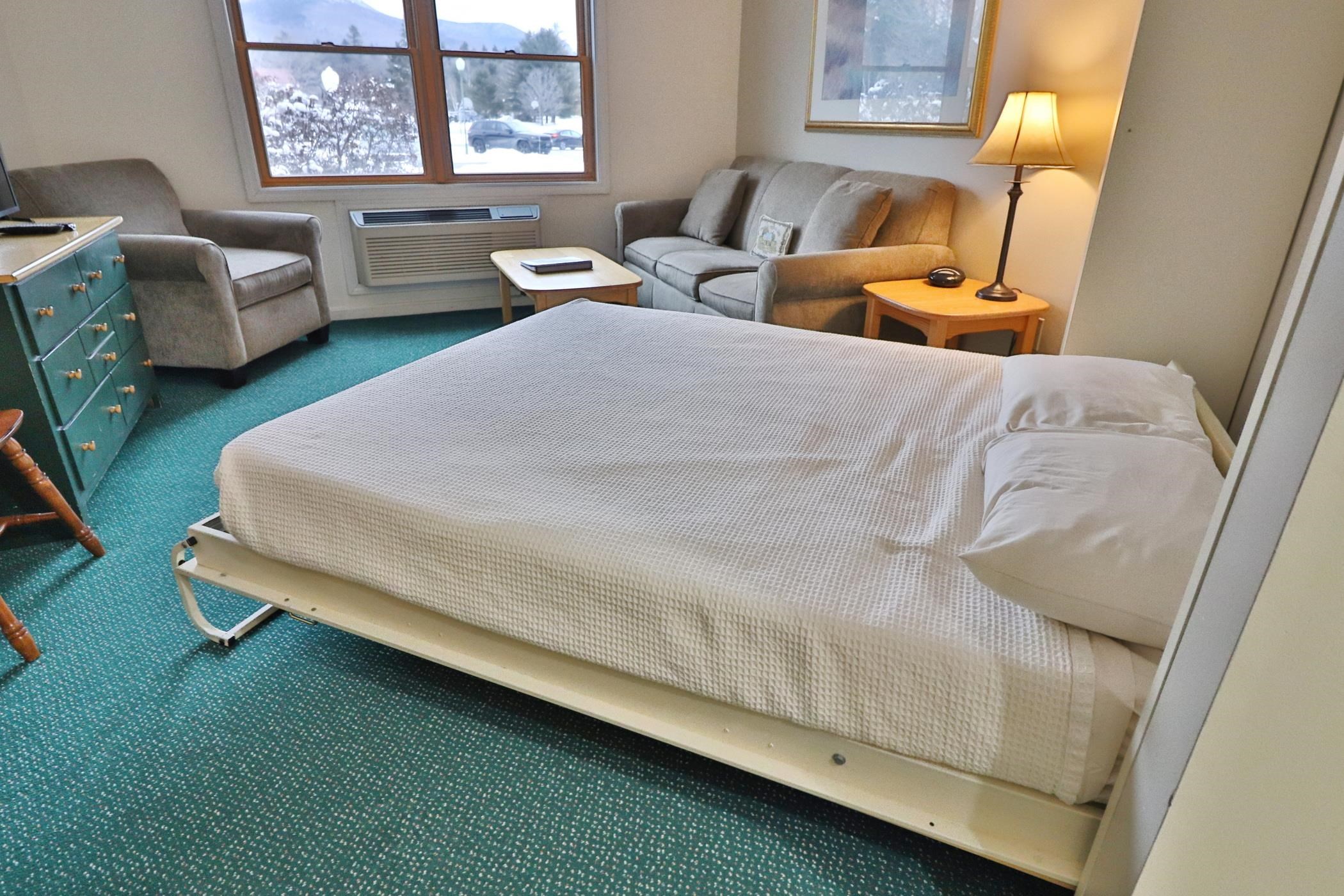 160 Deer Park Drive Unit: Unit 142A