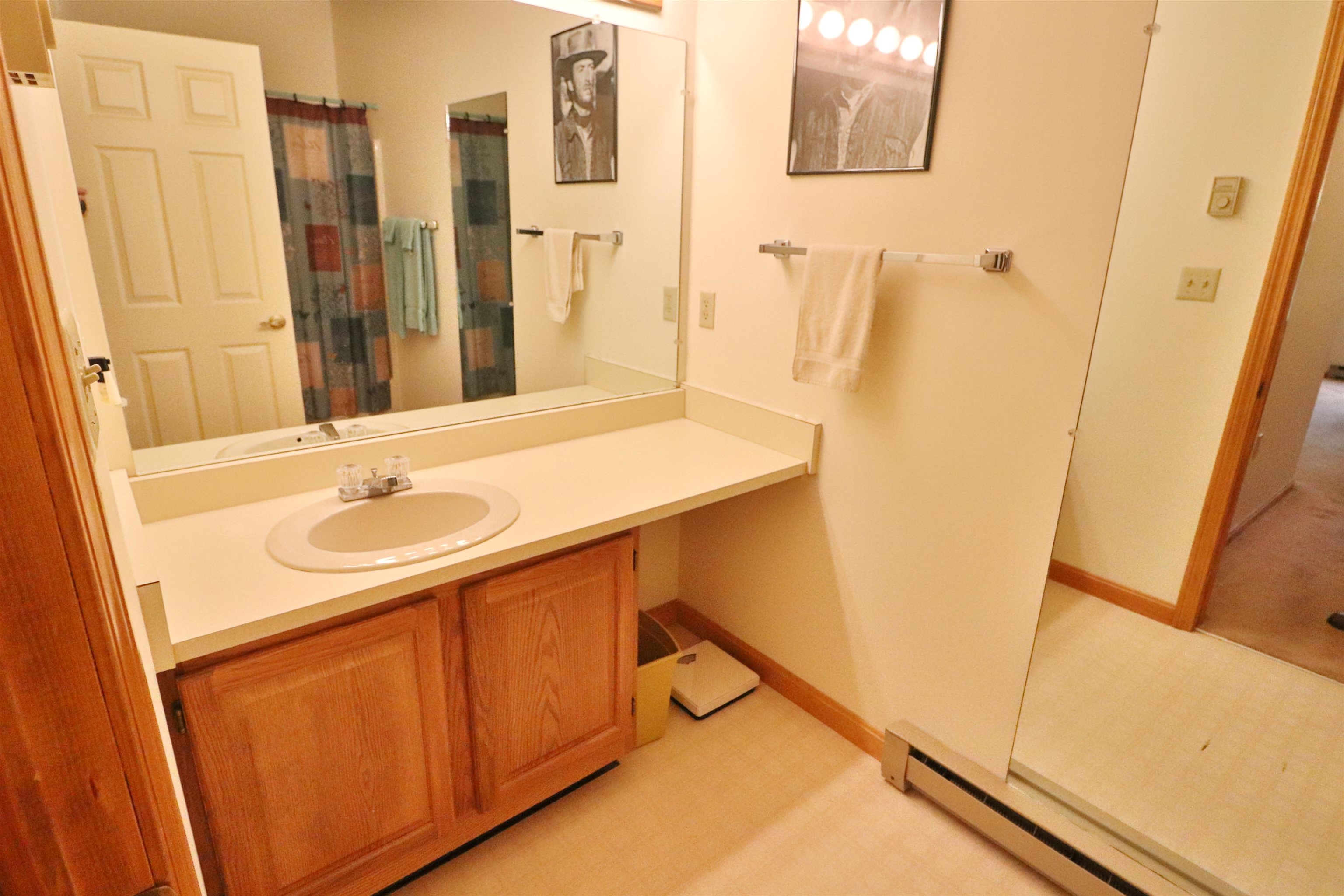 33 Riverfront Drive Unit: 253