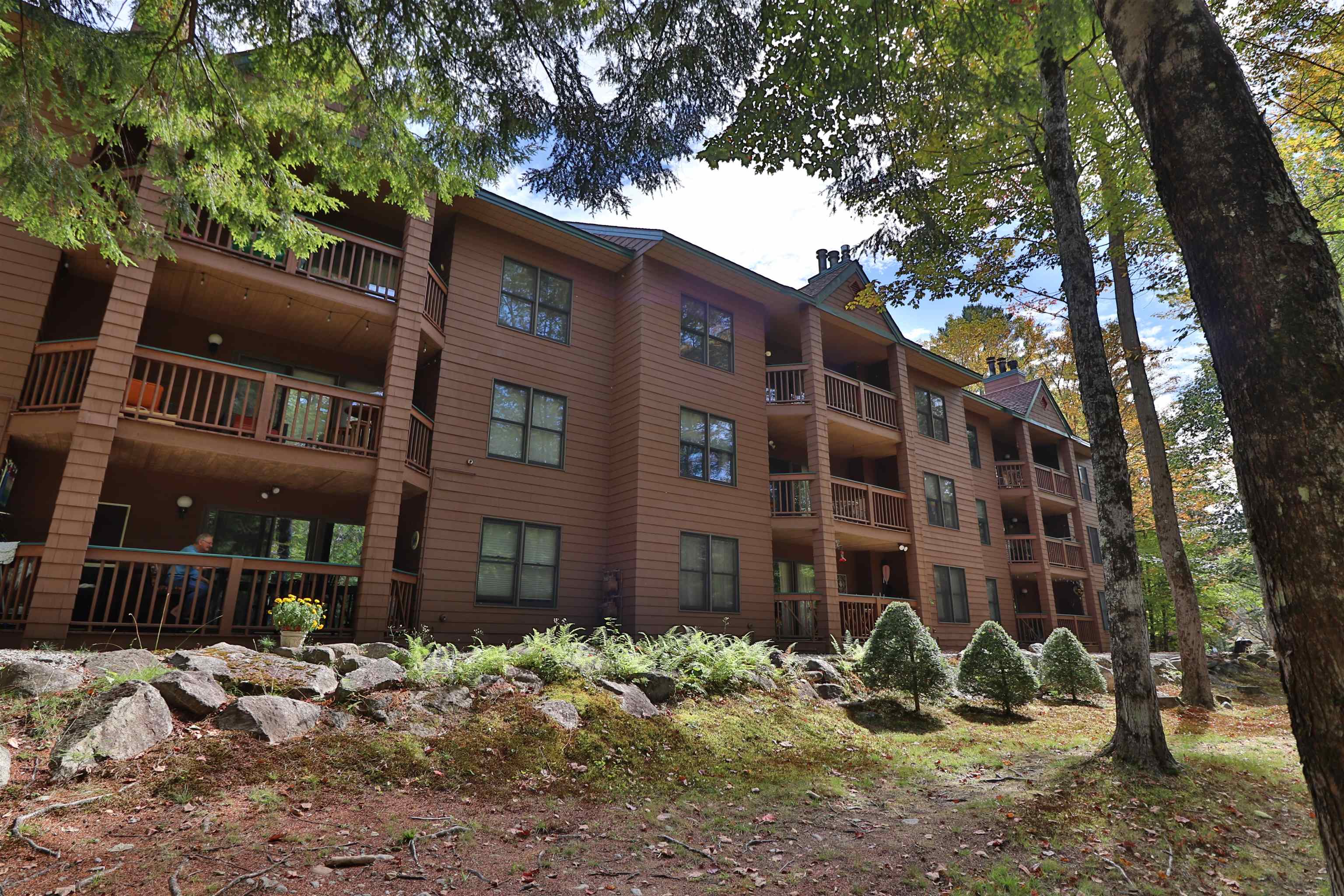 33 Riverfront Drive Unit: 253