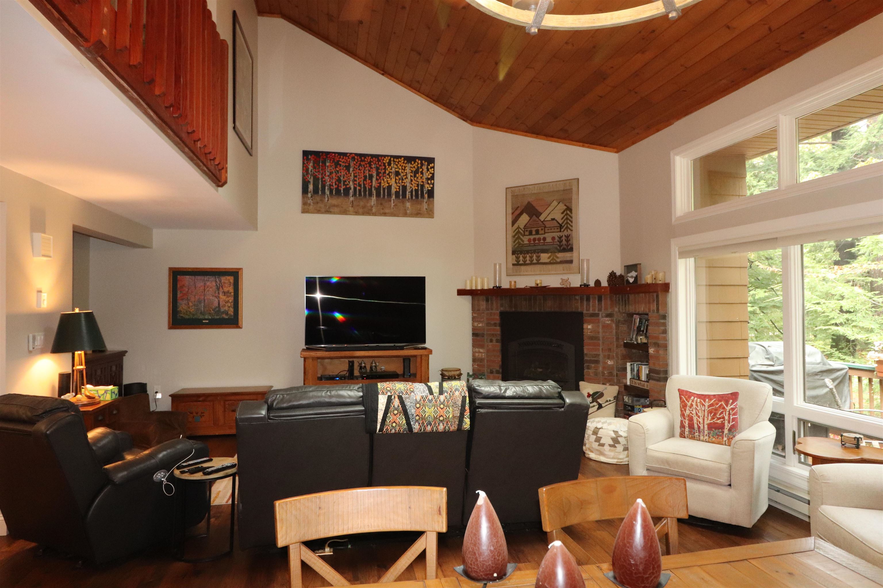 18 Cascade Drive Unit: 278