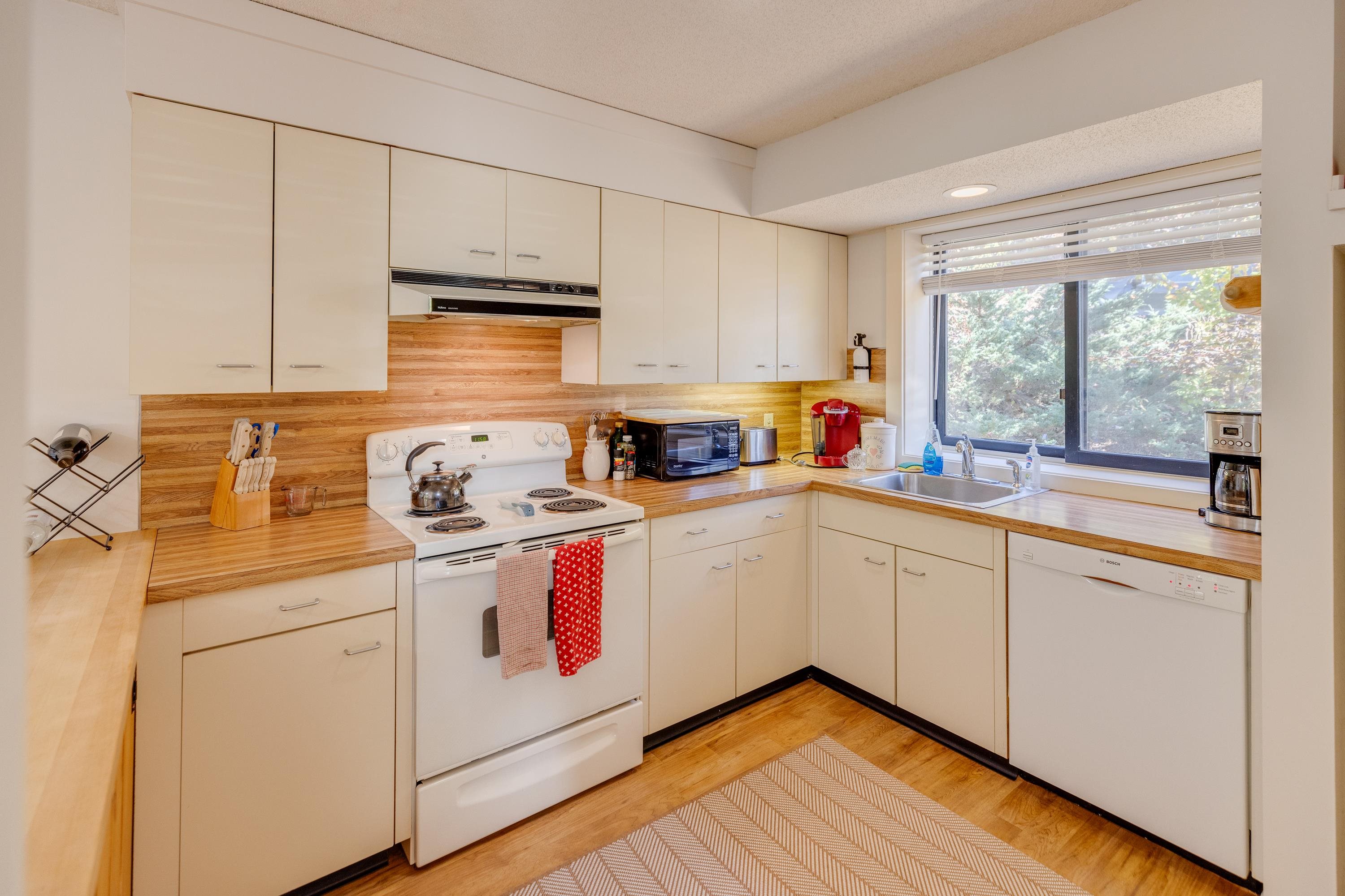 89 Clearbrook Road Unit: 2