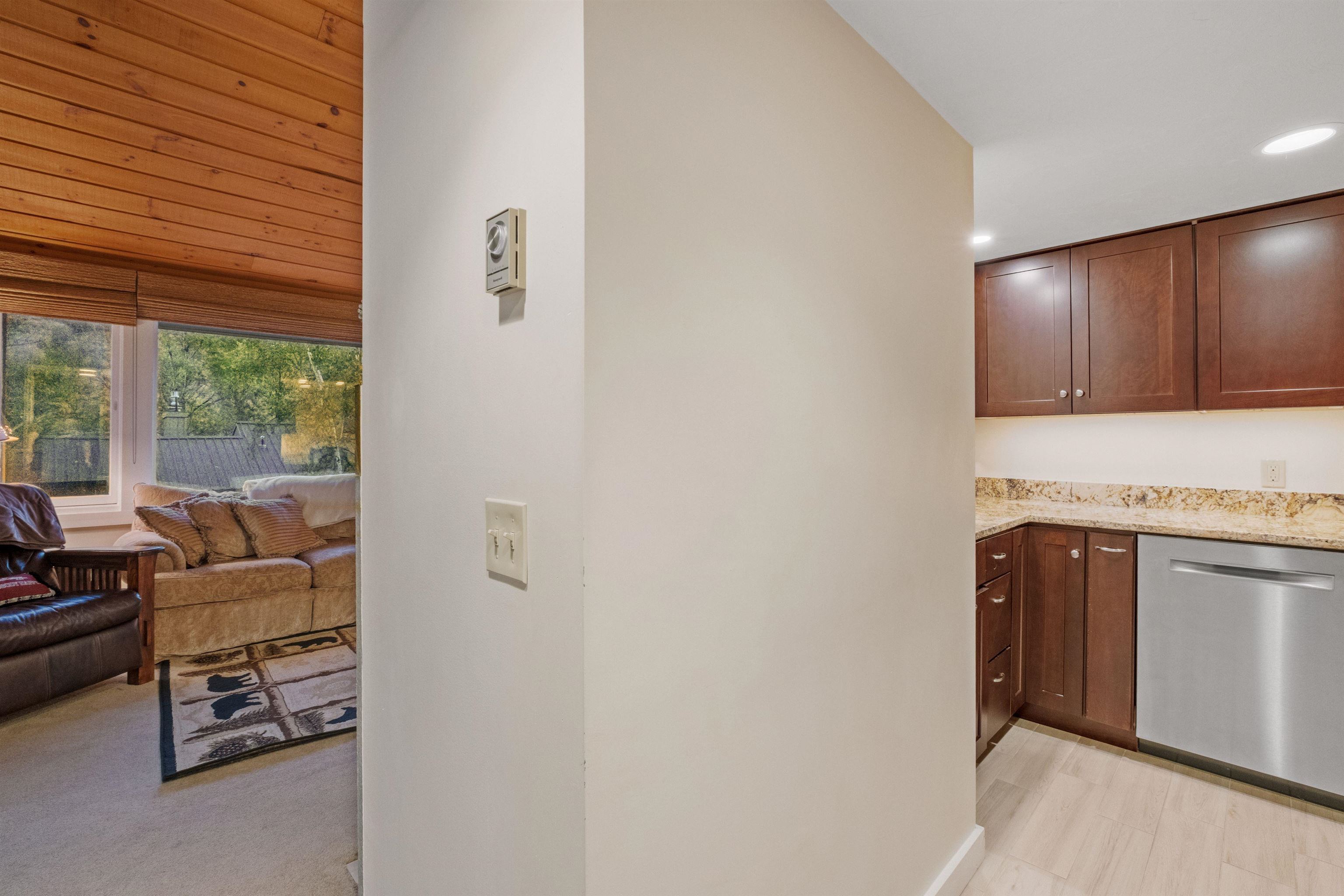 24 Hardwood Ridge Road Unit: 1