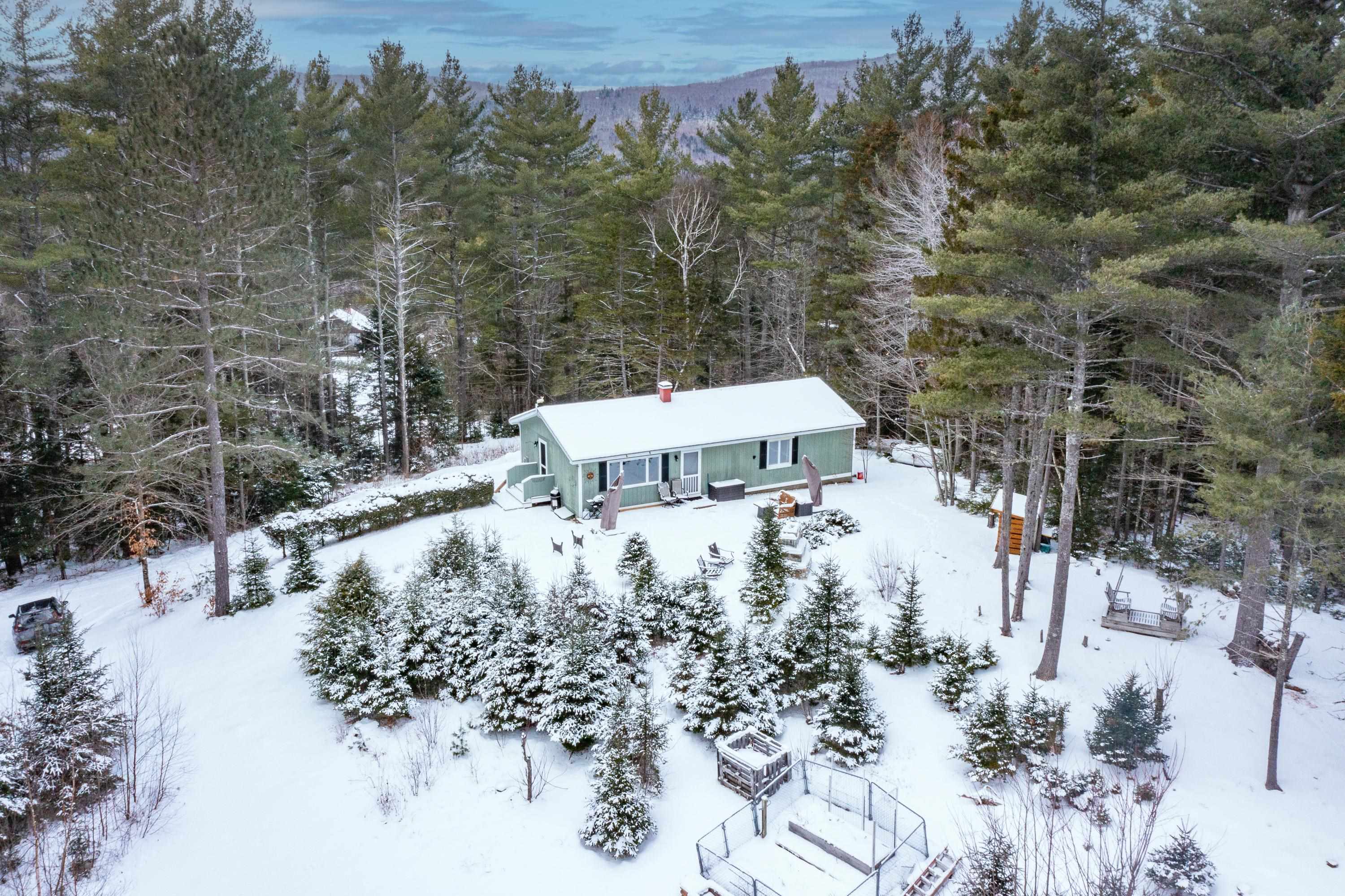 1591 Easton Valley Road