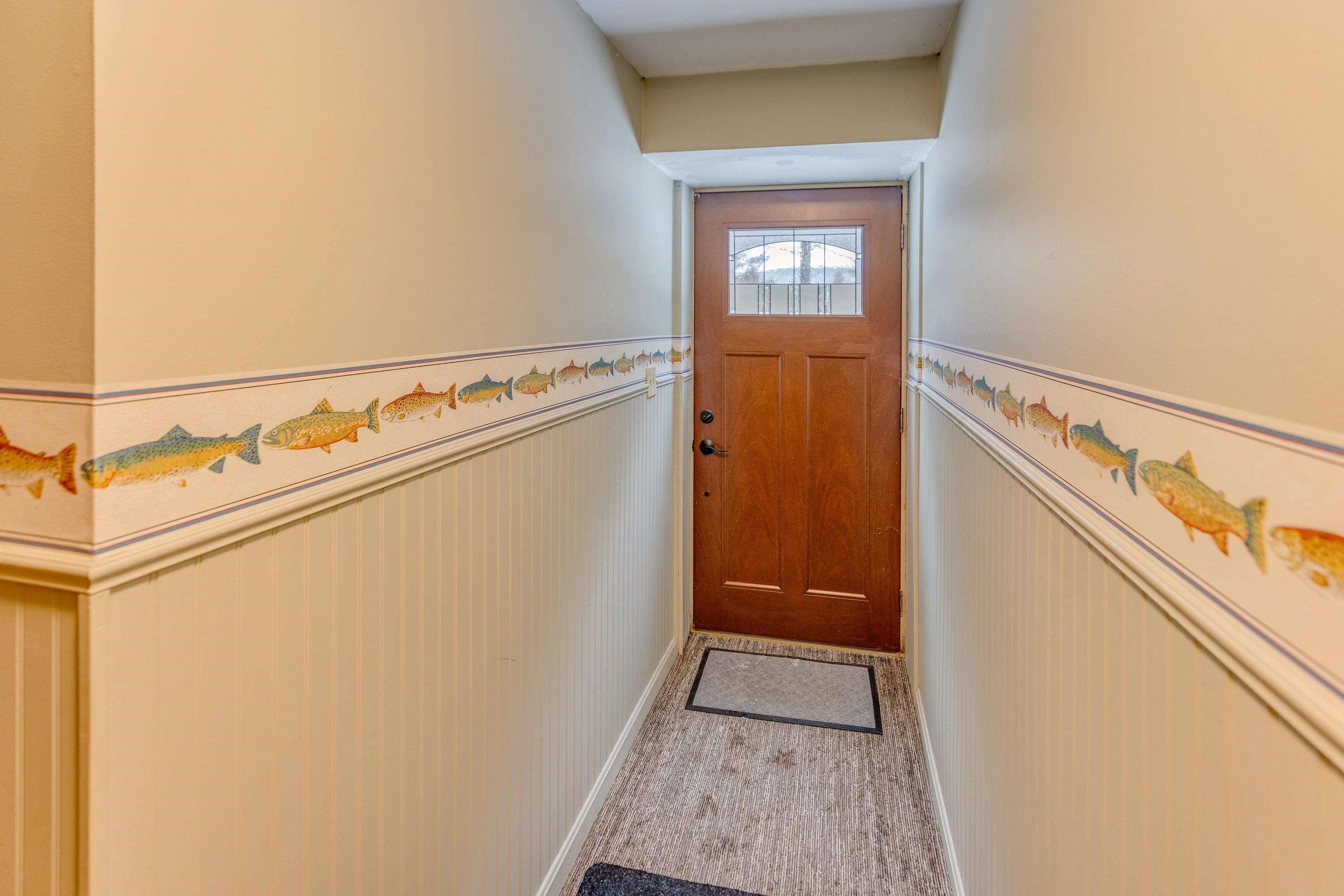 1591 Easton Valley Road