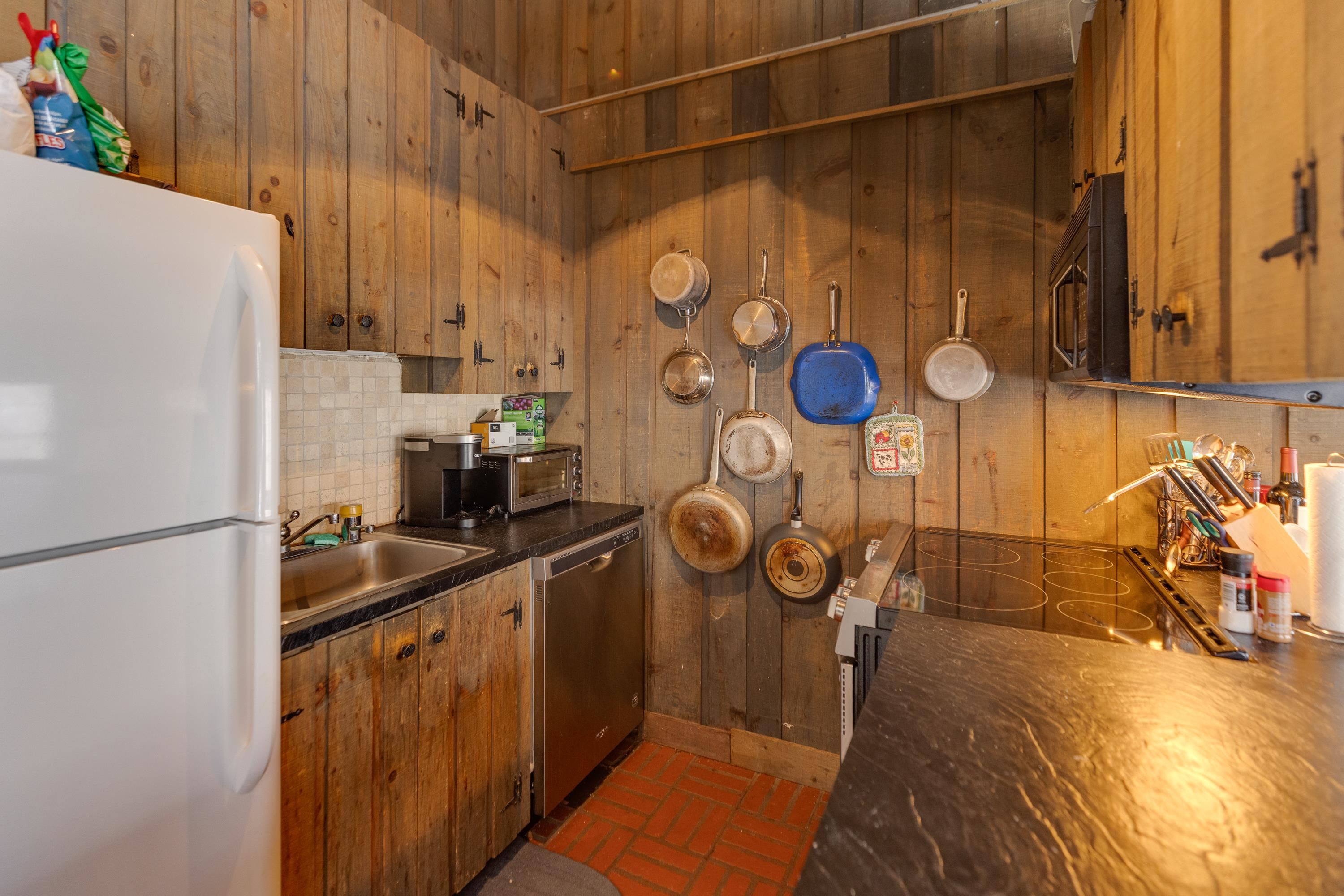 112 Kernwood Drive Unit: 12