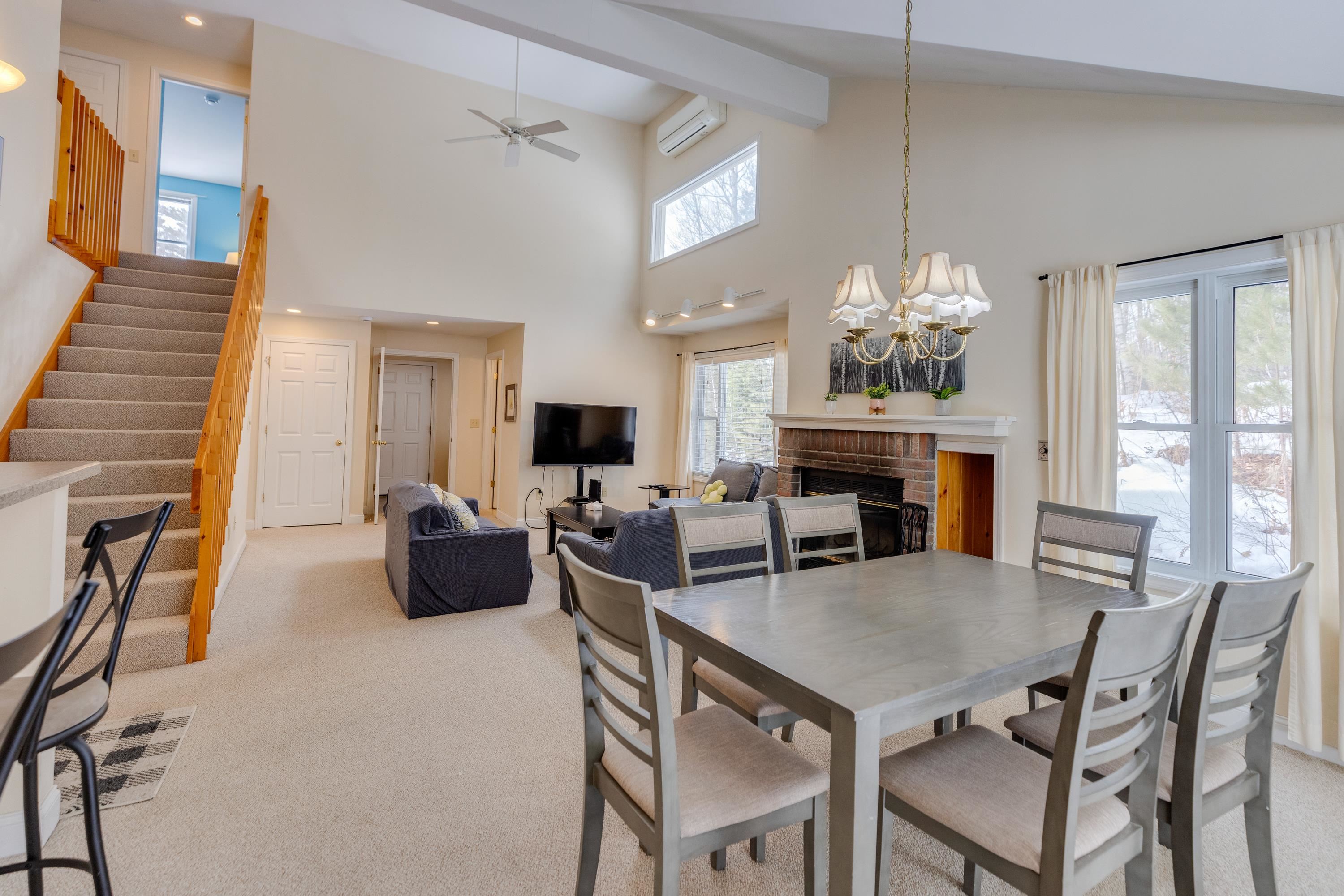 5 Hillside Circle Unit: 1