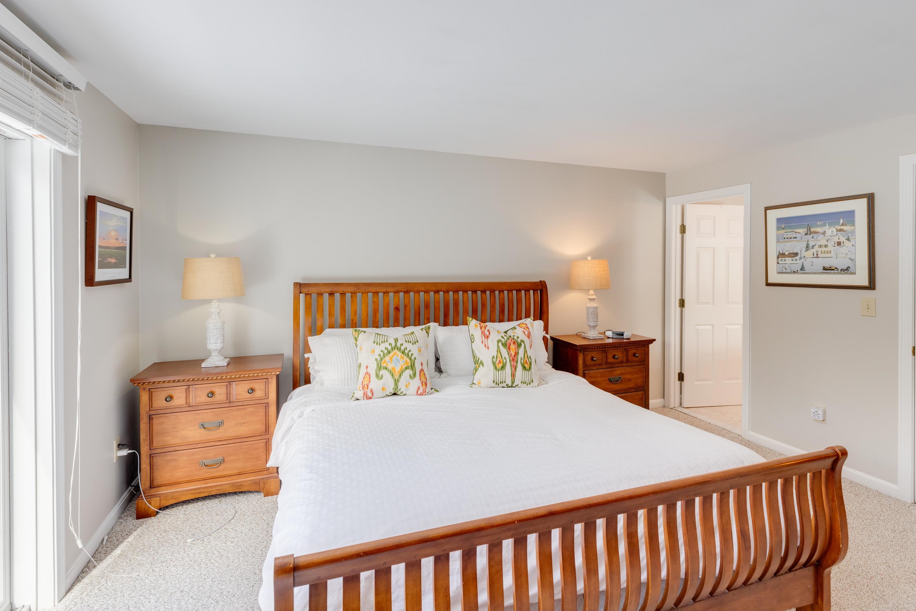 5 White Oak Lane Unit: Unit 8