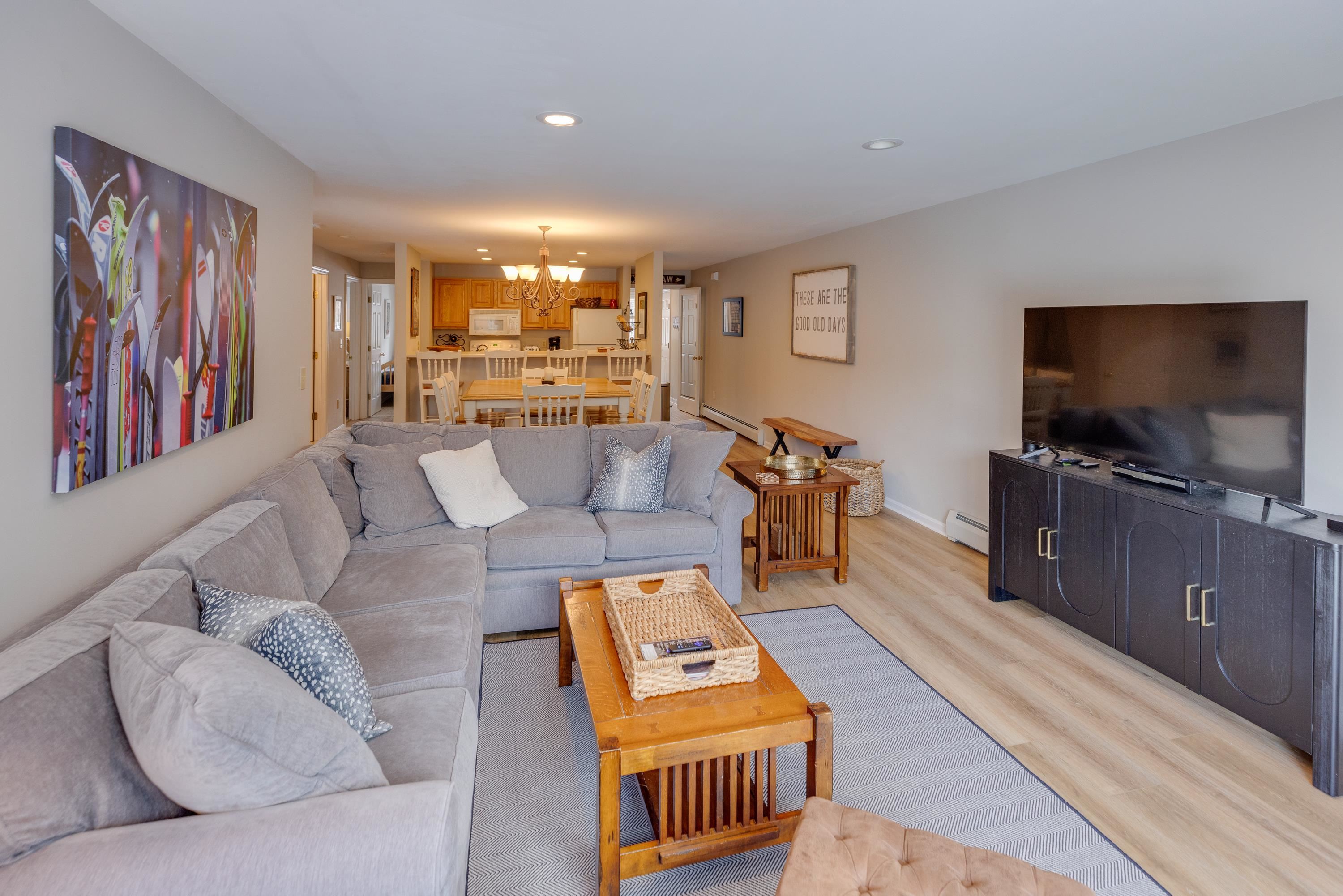 5 White Oak Lane Unit: Unit 8