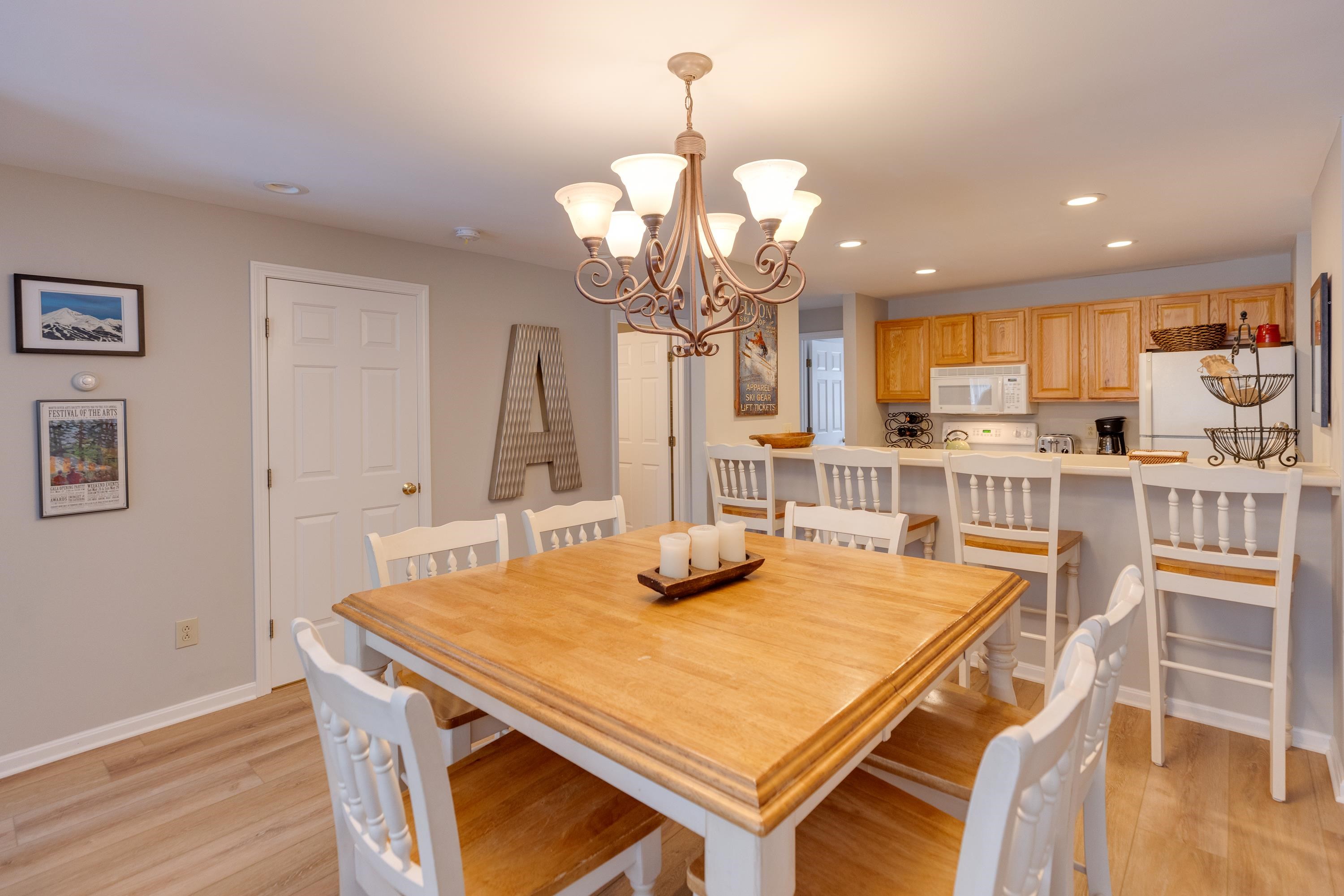 5 White Oak Lane Unit: Unit 8