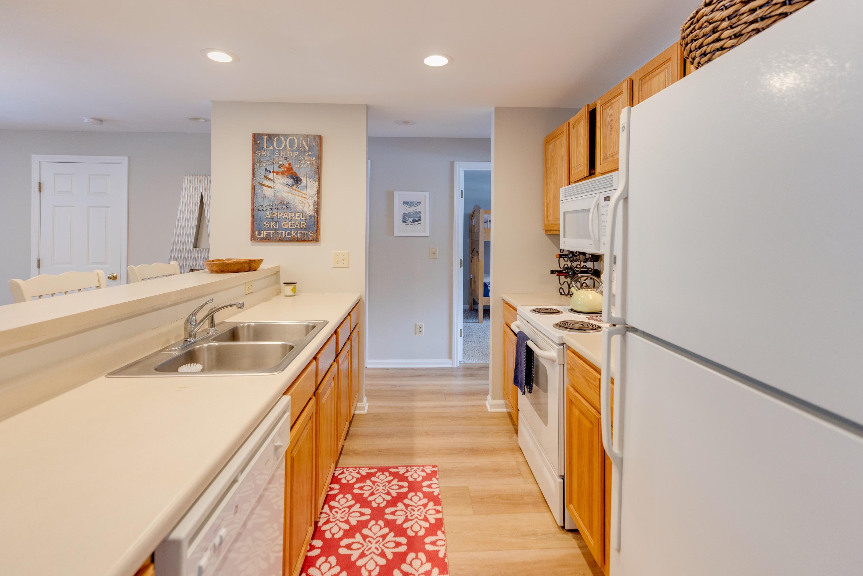 5 White Oak Lane Unit: Unit 8