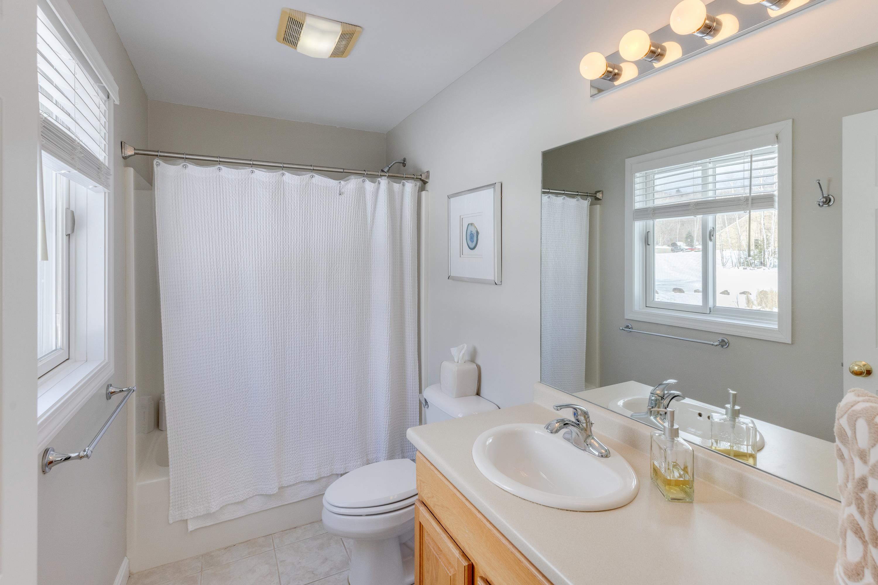 5 White Oak Lane Unit: Unit 8