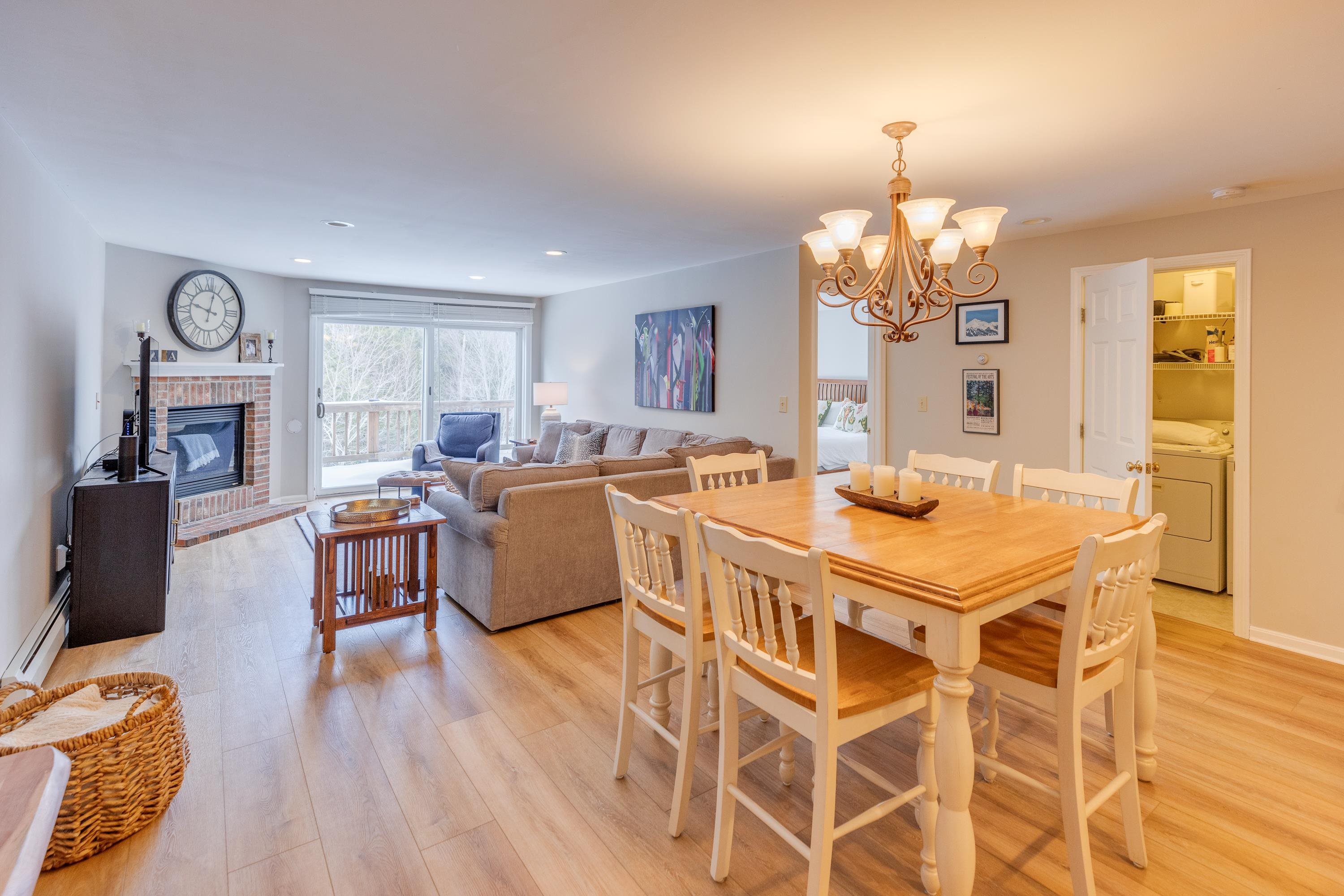 5 White Oak Lane Unit: Unit 8