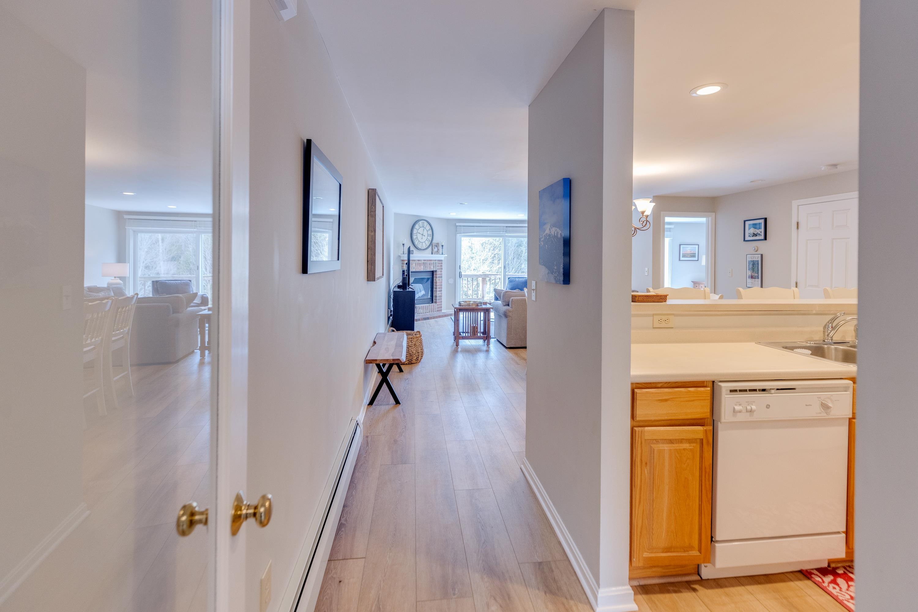 5 White Oak Lane Unit: Unit 8