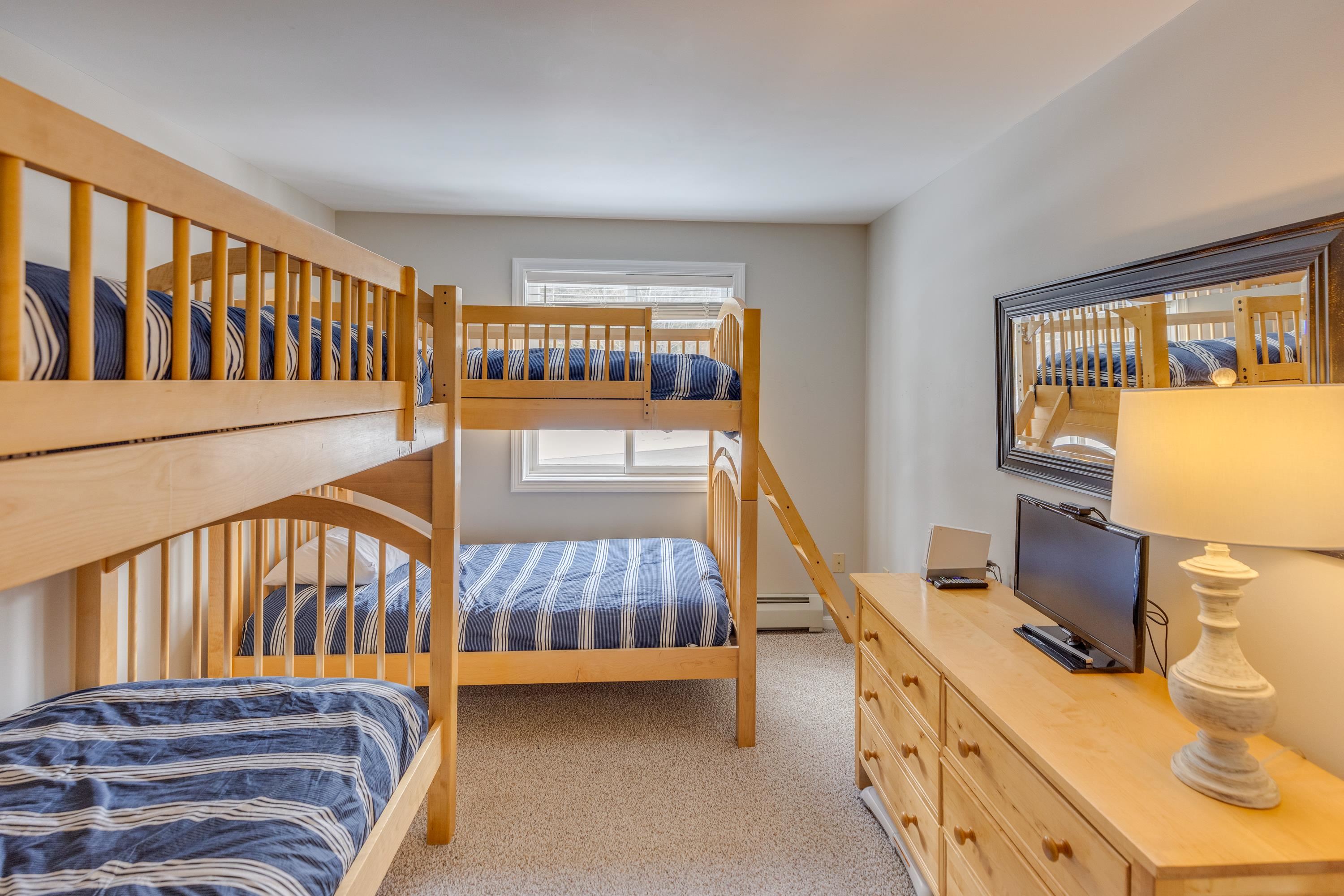 5 White Oak Lane Unit: Unit 8