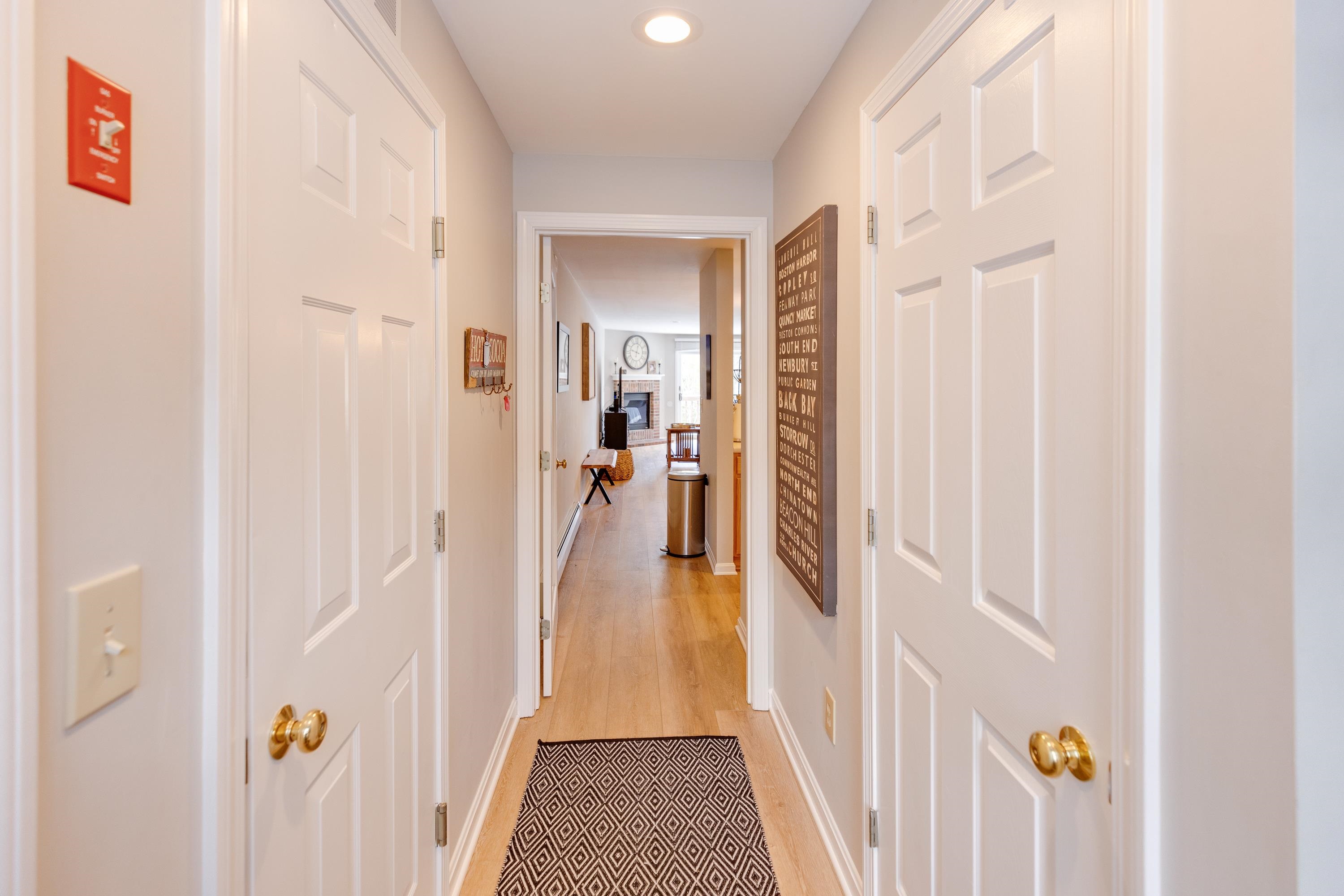 5 White Oak Lane Unit: Unit 8