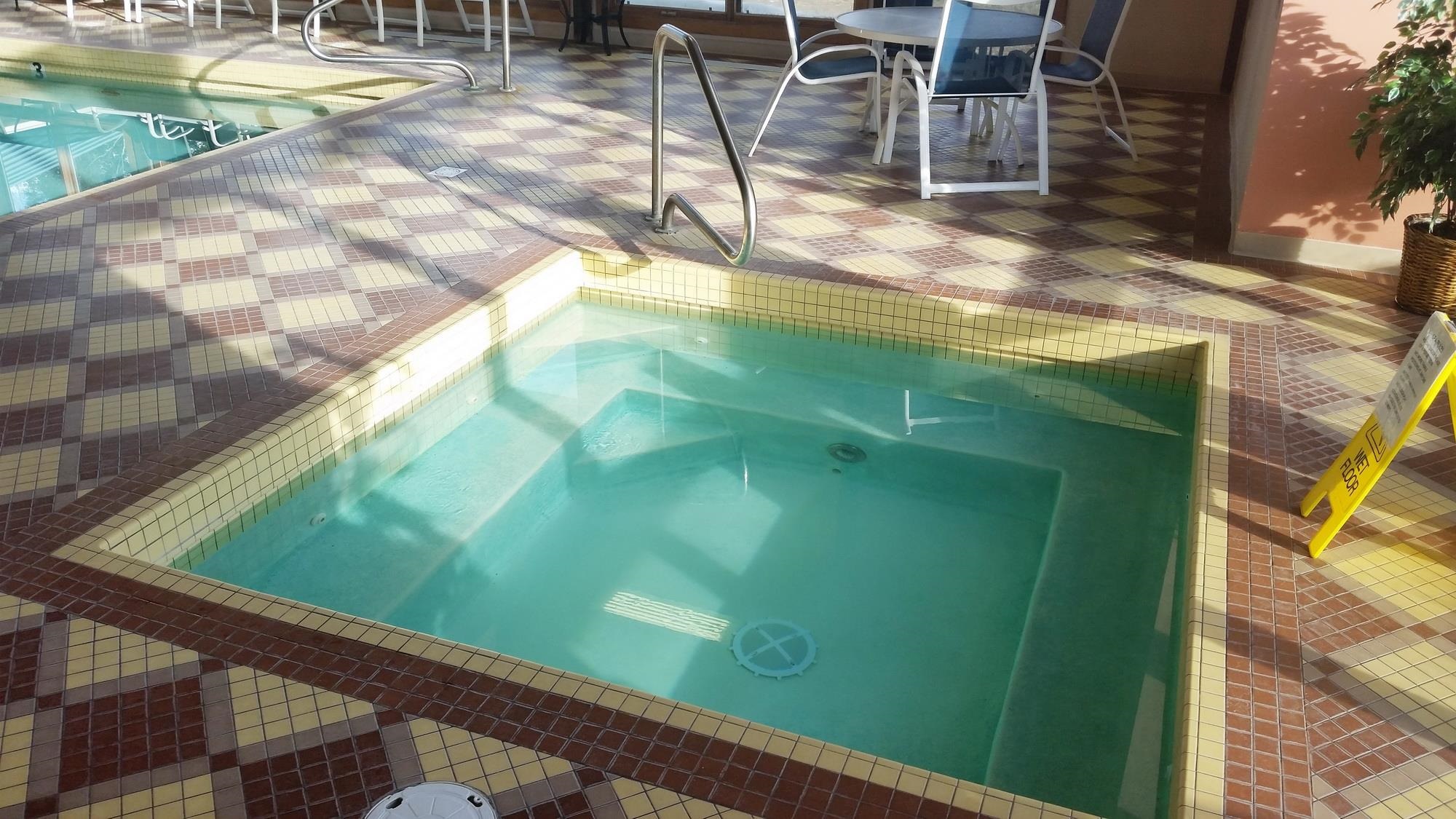 16 Hillside Circle Unit: 1