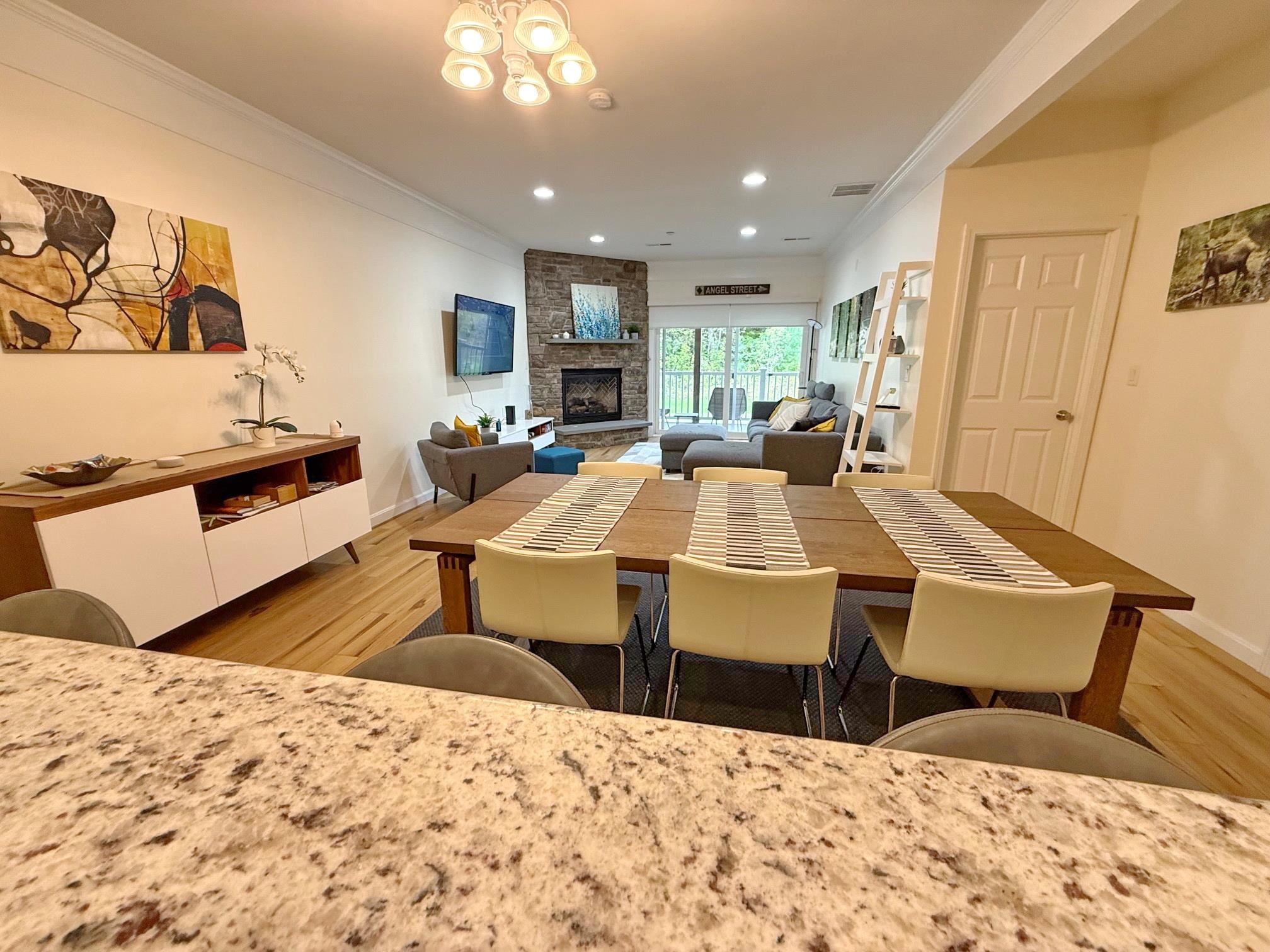 4 Twin Tip Terrace Unit: 4