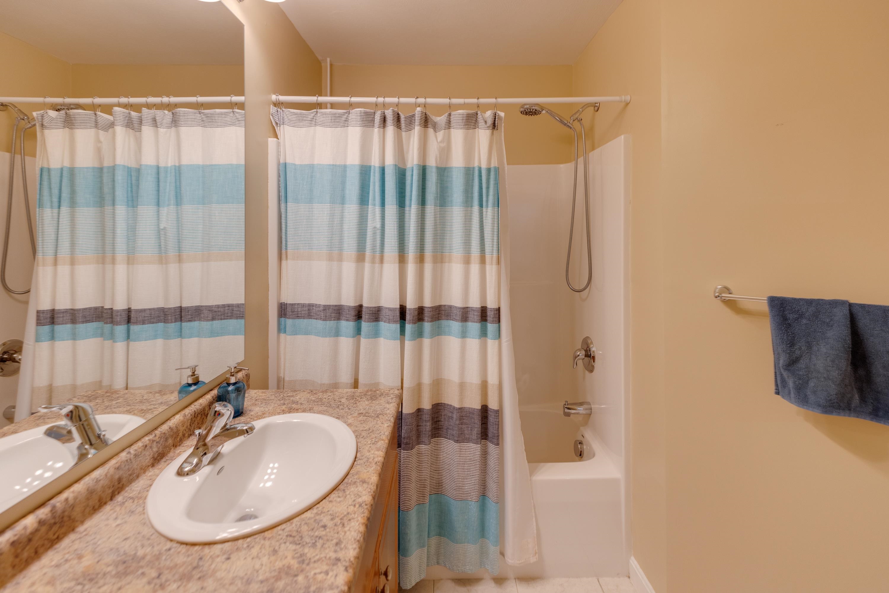 4 Twin Tip Terrace Unit: 4